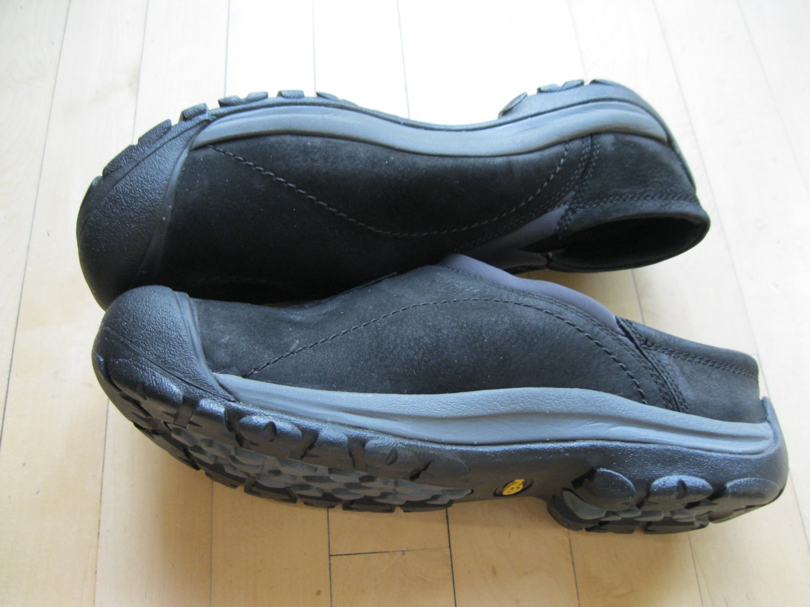 Keen Kaci Leather Slip On Insulated Comfort Winter Slide Clogs Black Women 12