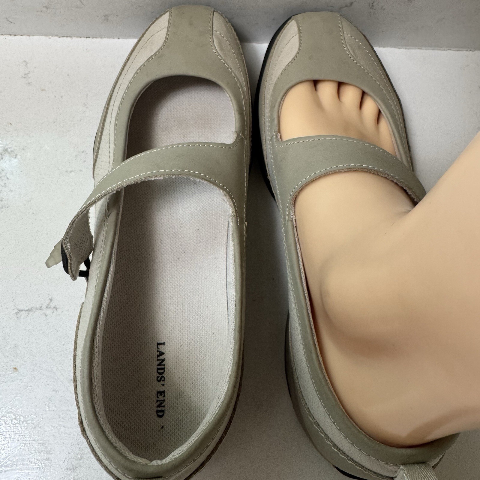 NWOB Lands End Mary Jane Trekker Comfort Flat Shoe Cream/Tan Sz 7B Toggle Button