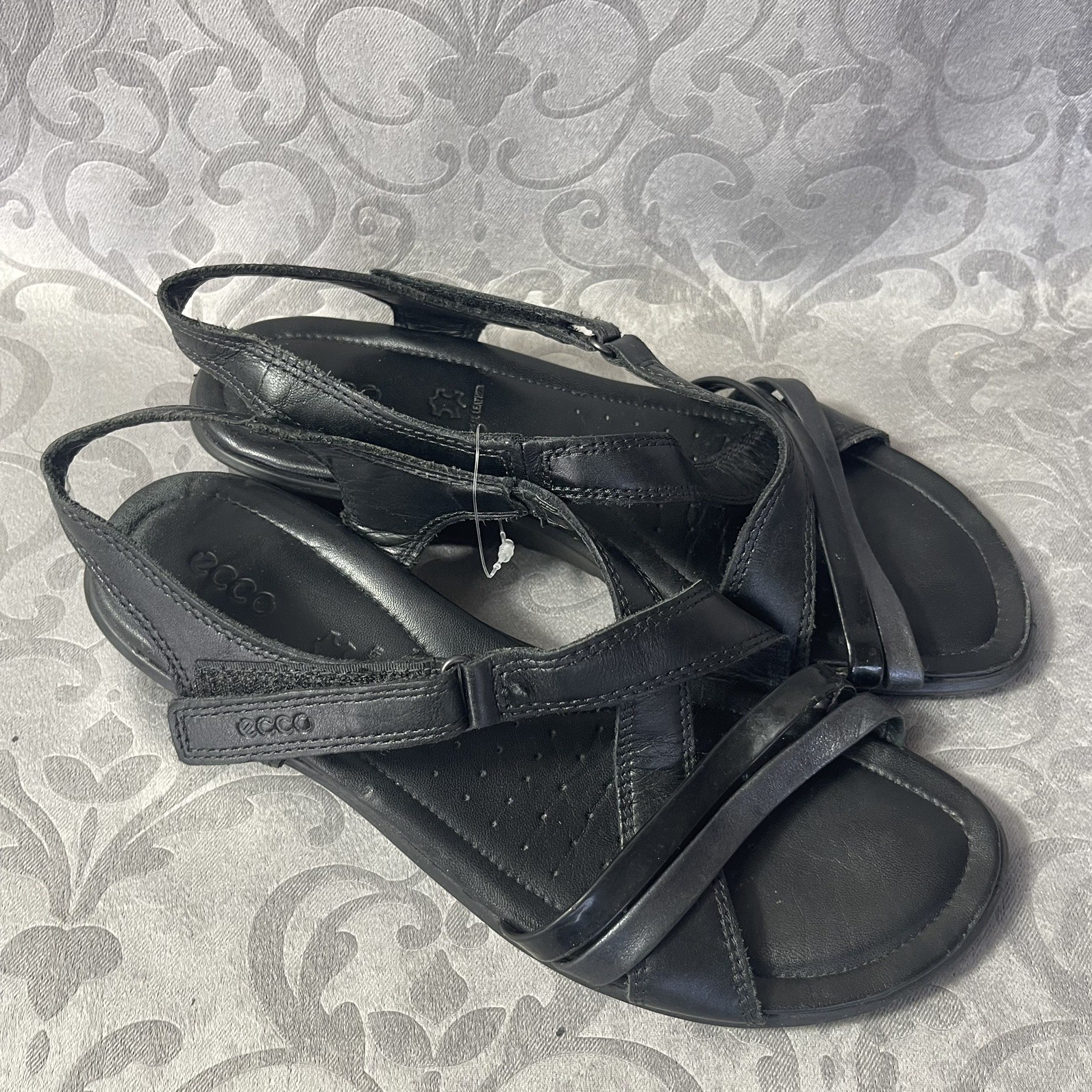Ecco Black Leather Hoop & Loop Lightweight Strappy Sandals Sz 7.5