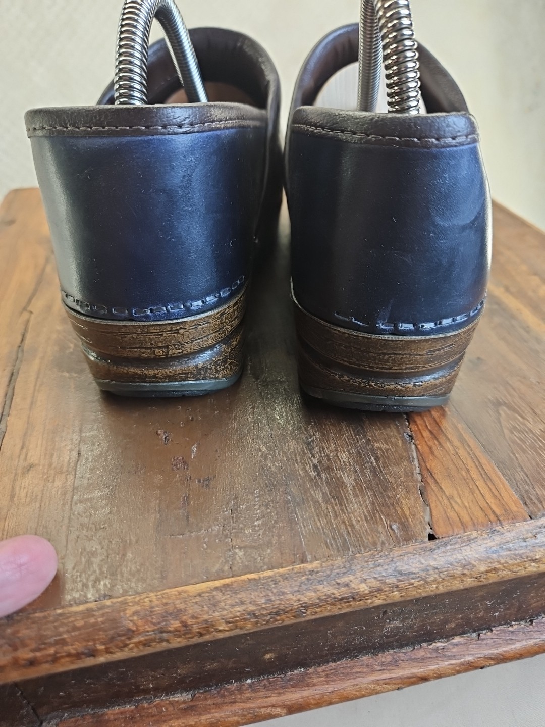 DANSKO Deep Purple Slip Clogs Nurse Shoes Clogs Sz 6.5 (37) Looks Unworn