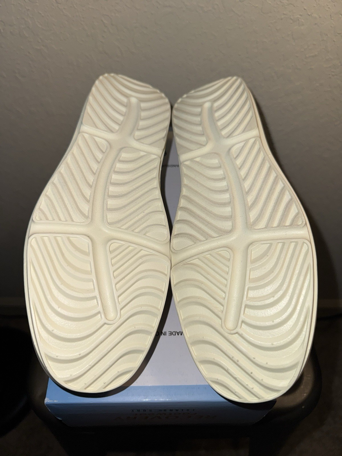Island Surf Company Recovery Footwear Womens Breeze Comfort Taupe Shoes Sz 9 New