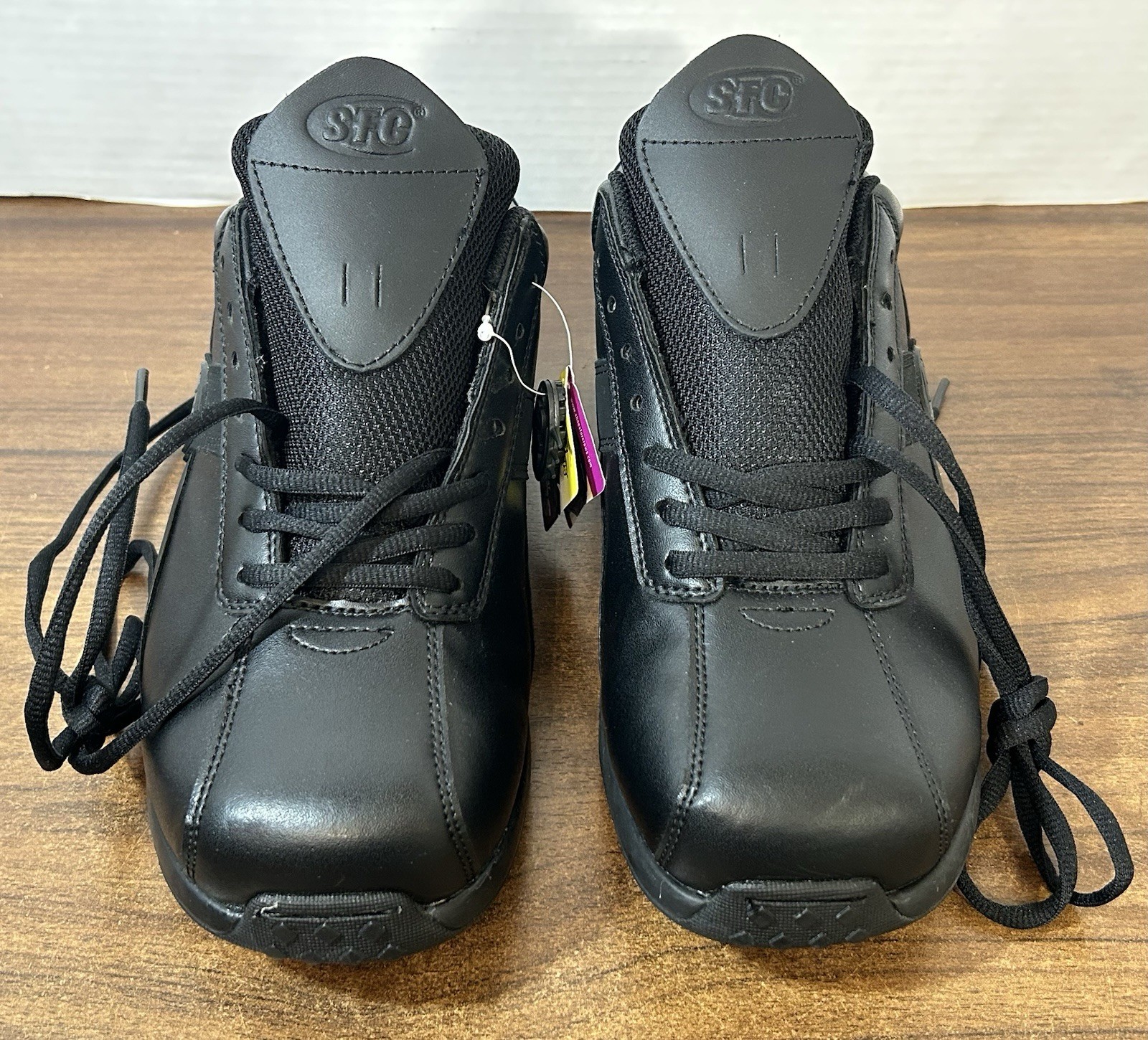 Shoes For Crew SFC Slip Resistant Mighty Grip Women’s 8.5 Black Leather