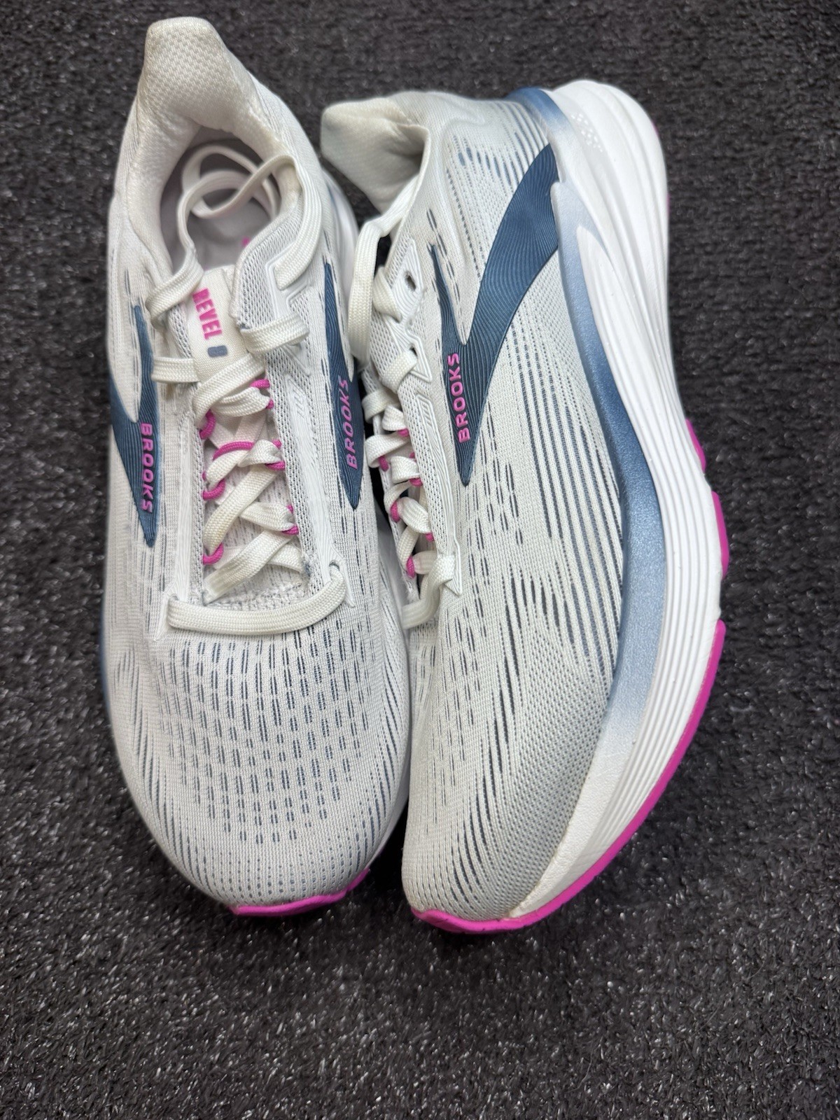 Brooks Revel 8 Women’s Size 8 Running & Walking Shoe White/Moonlight/Pink