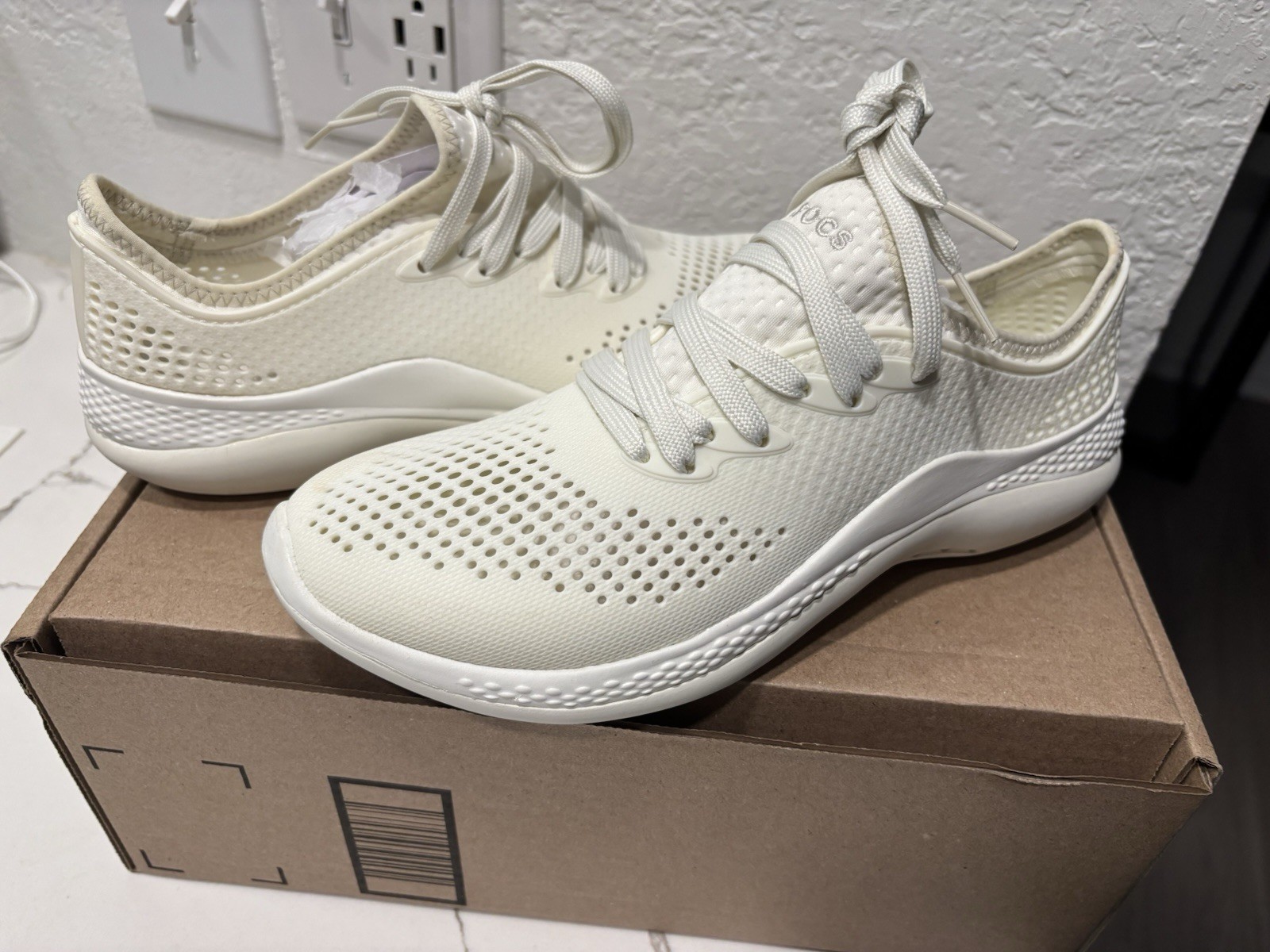 NEW Crocs LiteRide Women’s W9 Cream White Lace Shoes Sneakers 206705 NWOB