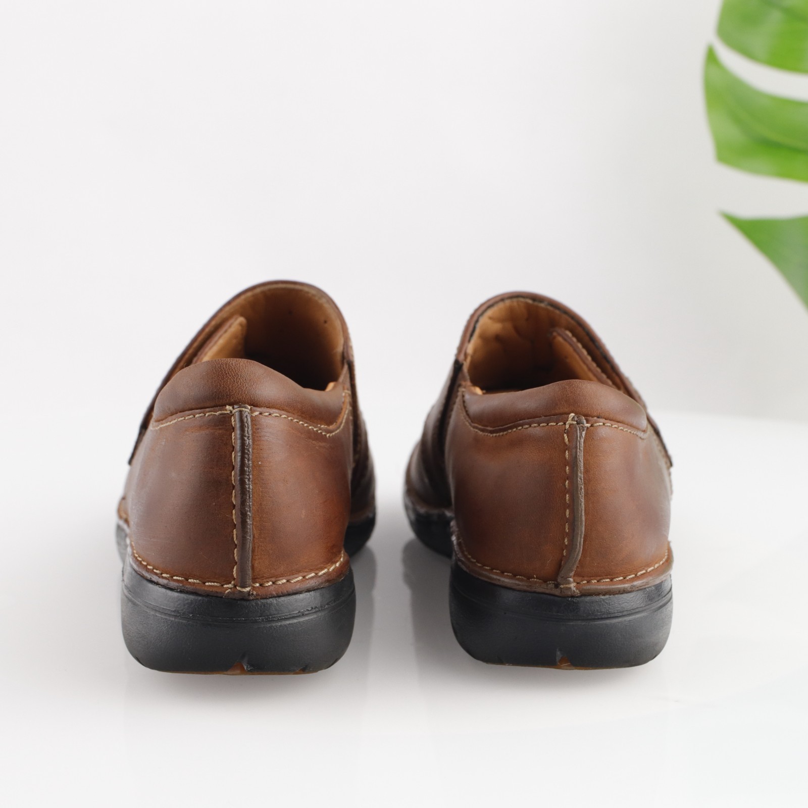 Clarks Womens Un Loop Ave Loafer Size 8 M Brown Leather Slip On Casual Shoe Flat