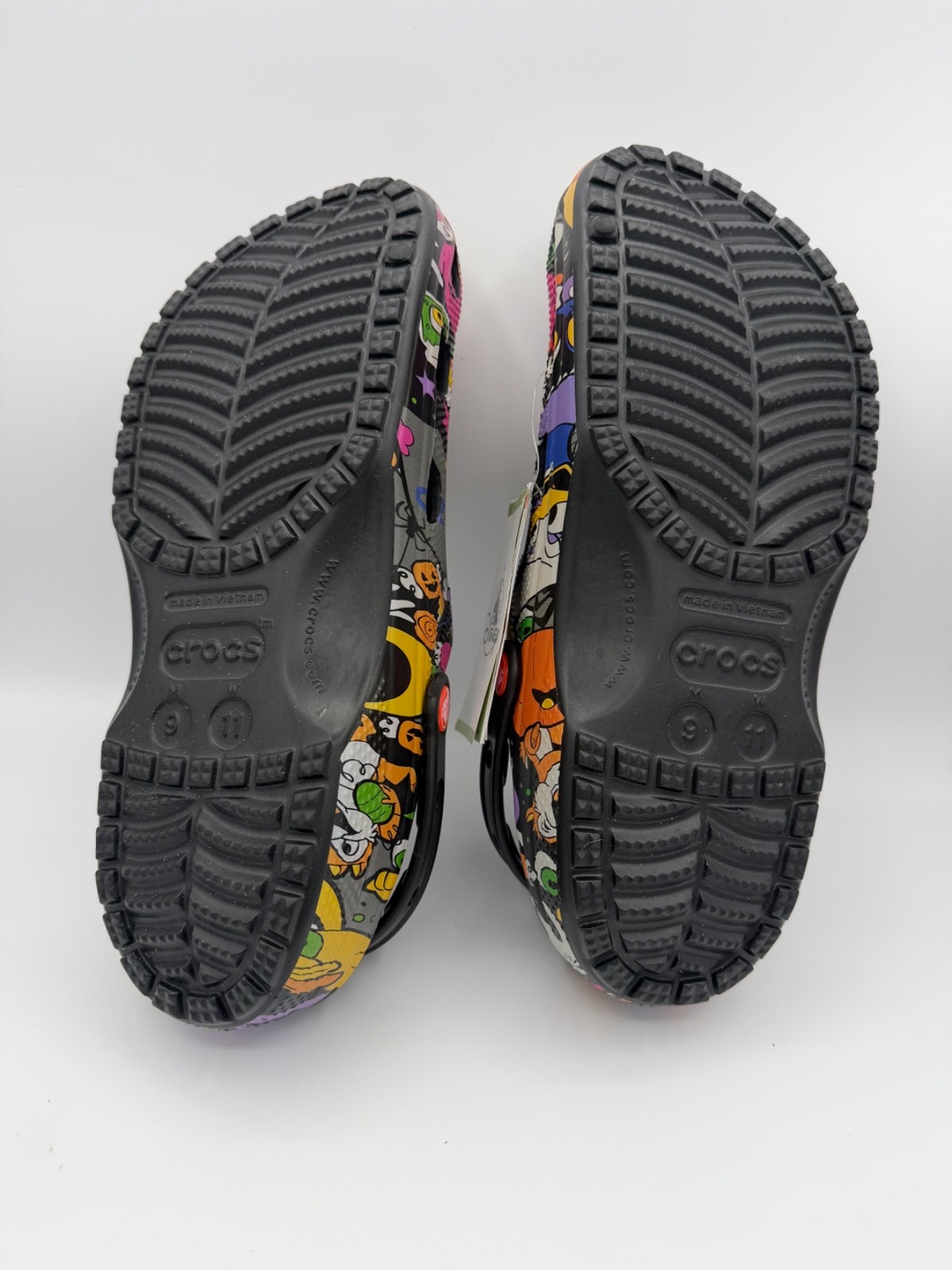Crocs Disney Park Halloween Treat Icon Mickey Pumpkin Clogs Shoes Size 11 NEW