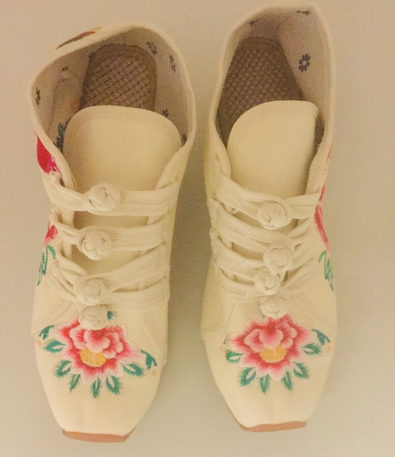 NIB Kapok Ivory Canvas Wedge Espadrille Chinese Embroidered Flowers Sz 38 (7)
