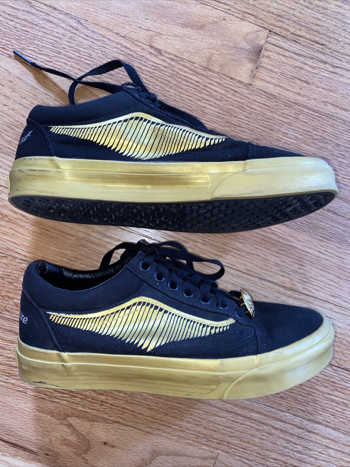 VANS HARRY POTTER GOLDEN SNITCH SNEAKERS WOMENS 8 MENS 6.5 NICE PRE-OWNED COND!