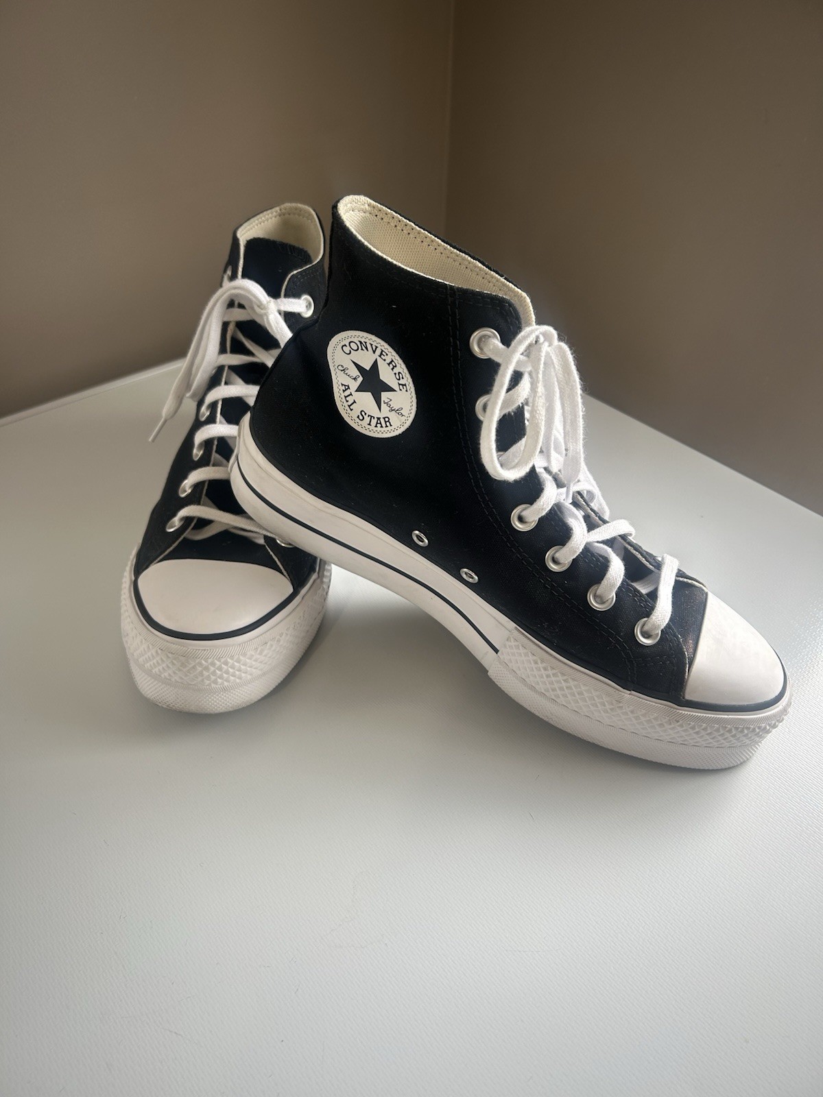 Women’s Converse All Star Chuck Taylor Black High Top Sneakers Size 9 EUR 40