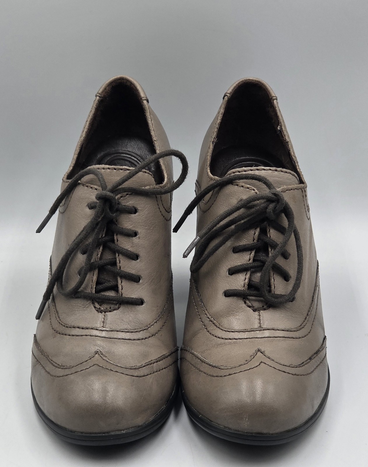 Born Taupe Leather Wingtip Oxford Heel Women’s 8 Shoes Academic School Girl