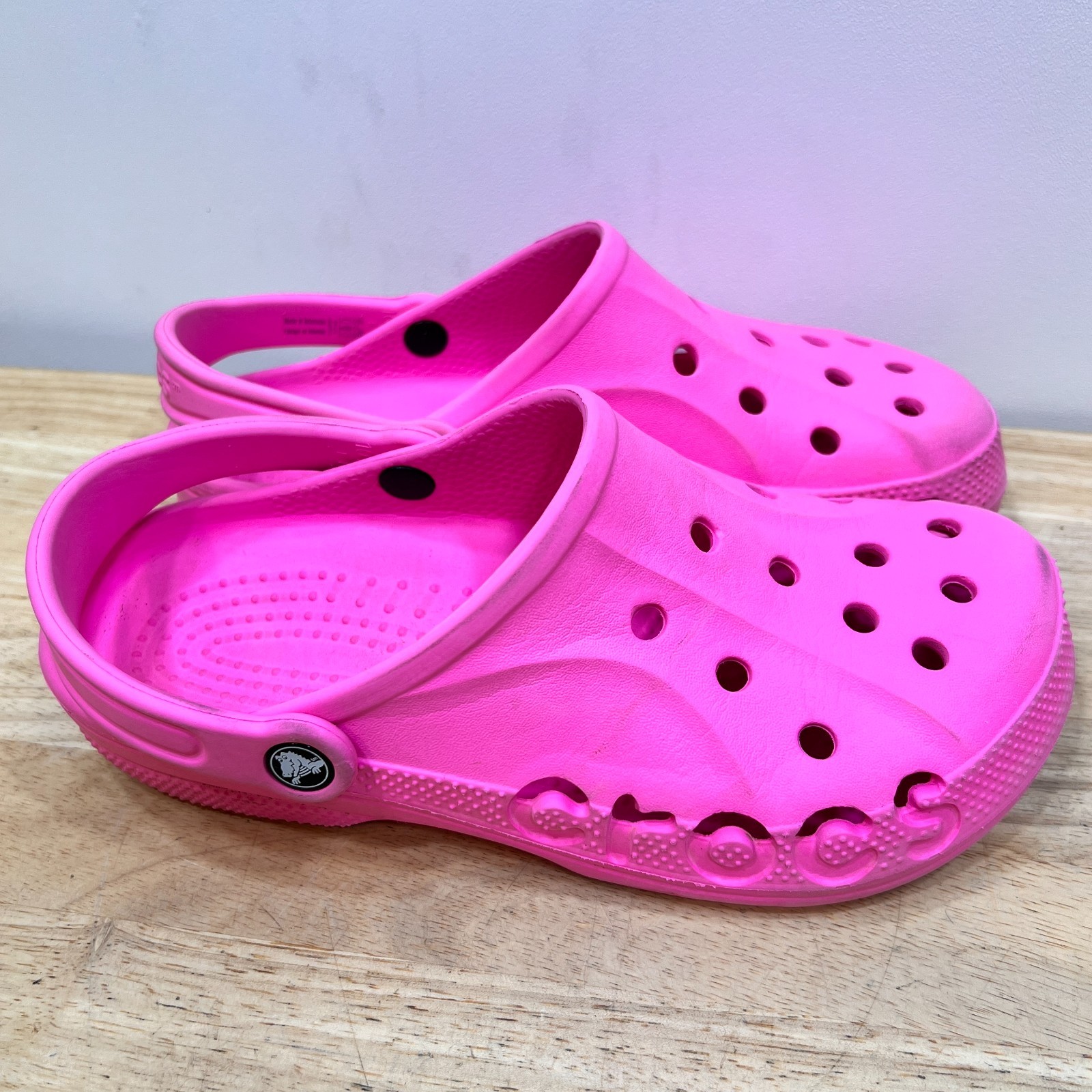 Crocs Baya Clog Neon Pink Sandals Shoes Womens 9 Mens 7 Comfort Slip On