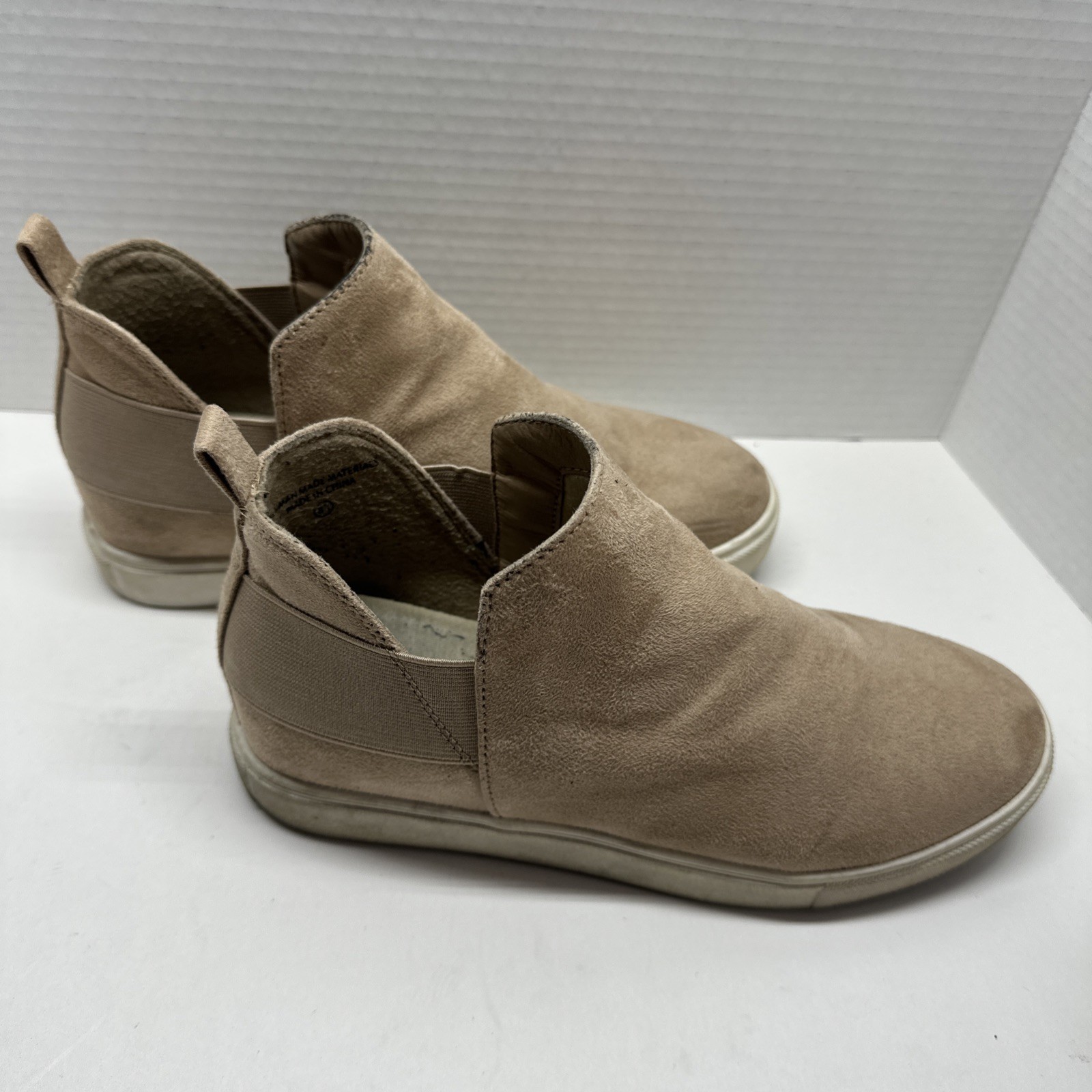 Soda Suede(man made) Brown Flat Slip On Bootie Women’s Size 8.5
