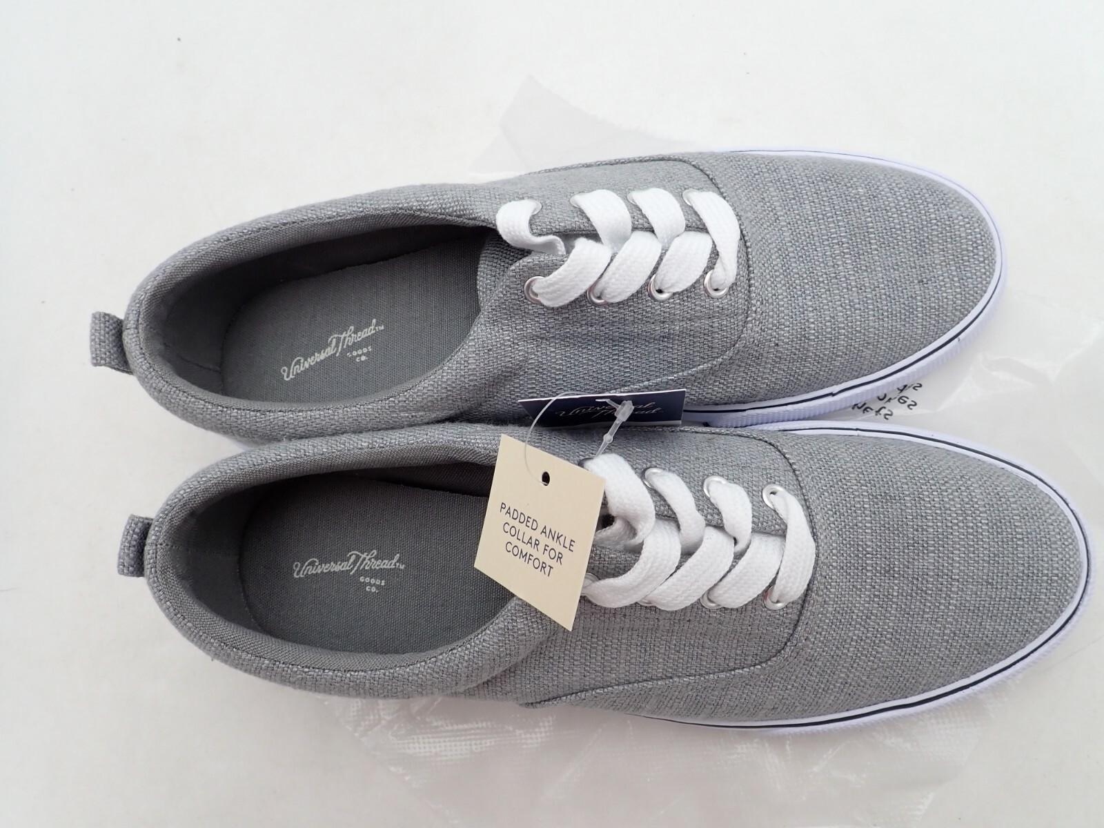 NEW Women’s Molly Apparel Sneakers – Universal Thread Size 8 M Gray