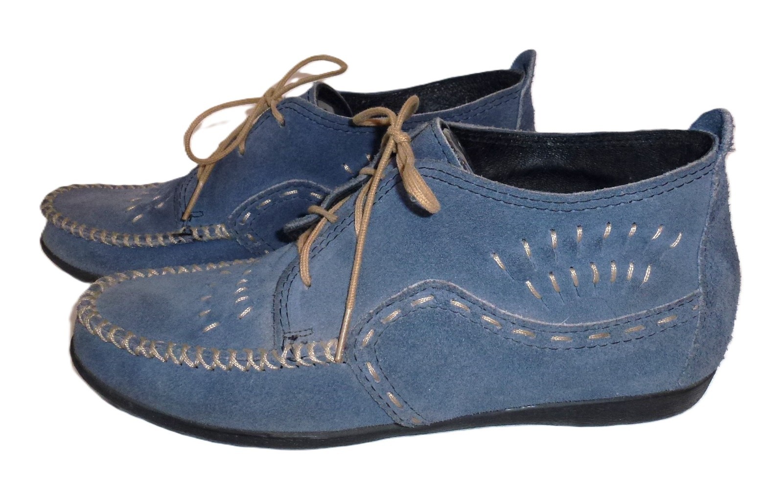 Minnetonka Lace-Up Shoes Women’s 8 Blue Suede Moccasin Rubber Sole