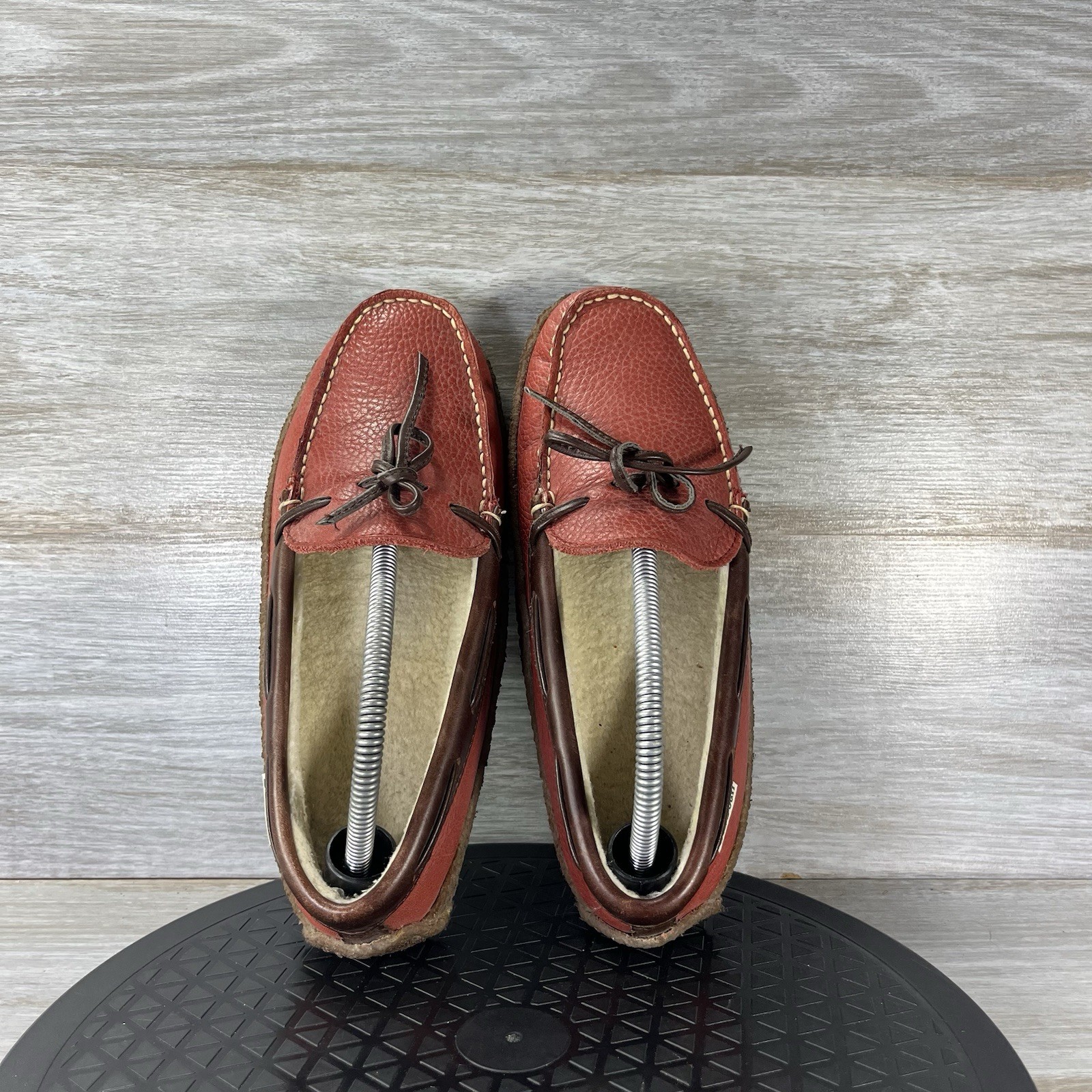 L.L. Bean Women’s Red Leather Moccasin Shearling Lined Slippers Size 6