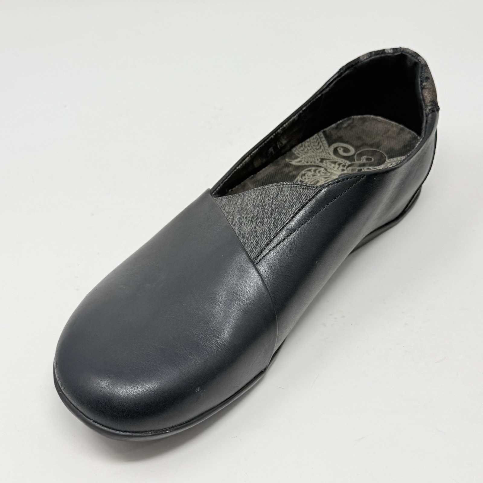 Ahnu Tola Slip On Shoes Womens 9.5 Black Leather Casual Comfort Walking Office
