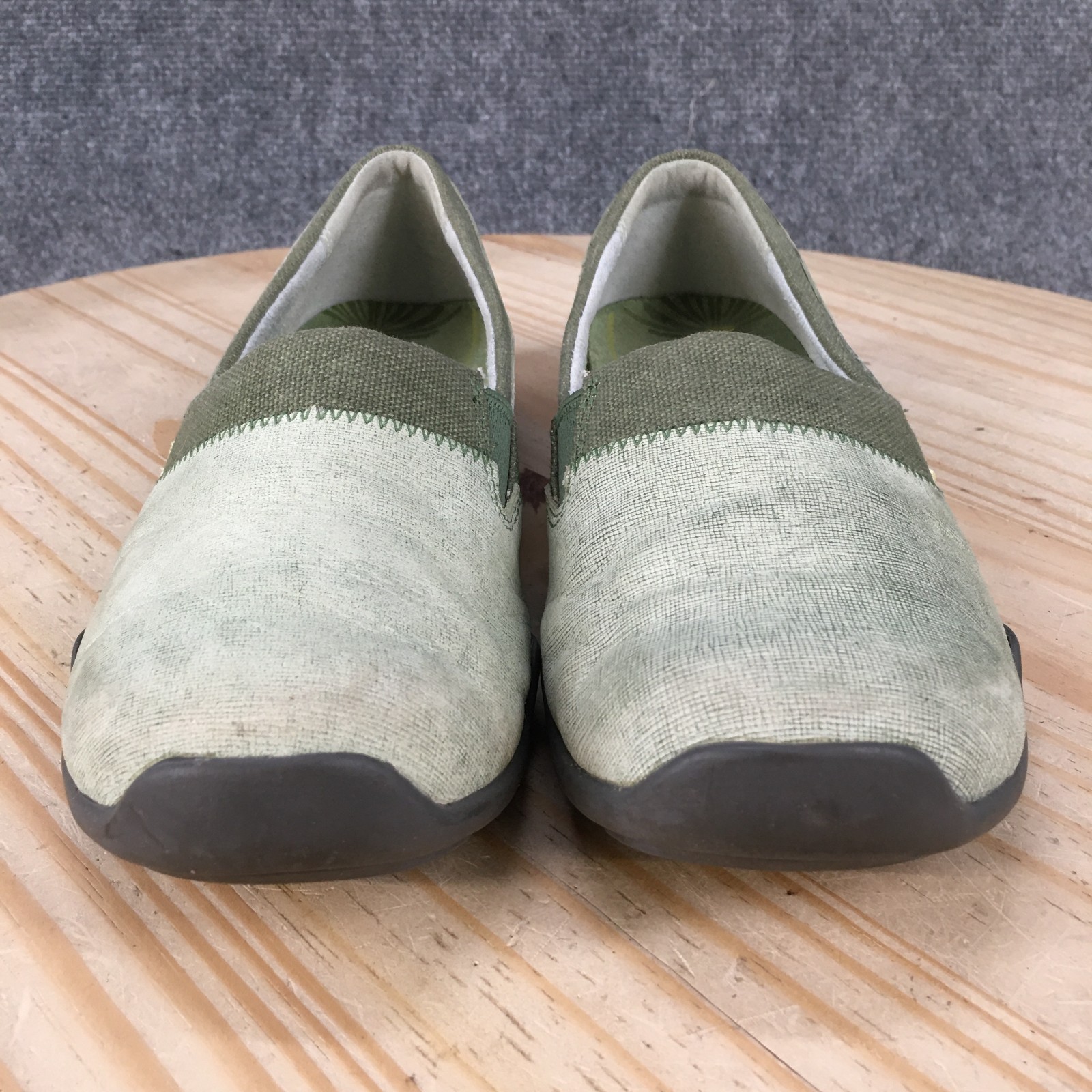Ahnu Jackie Loafer Flats Womens 6.5 Comfort Slip On Logo Leather Sage Green