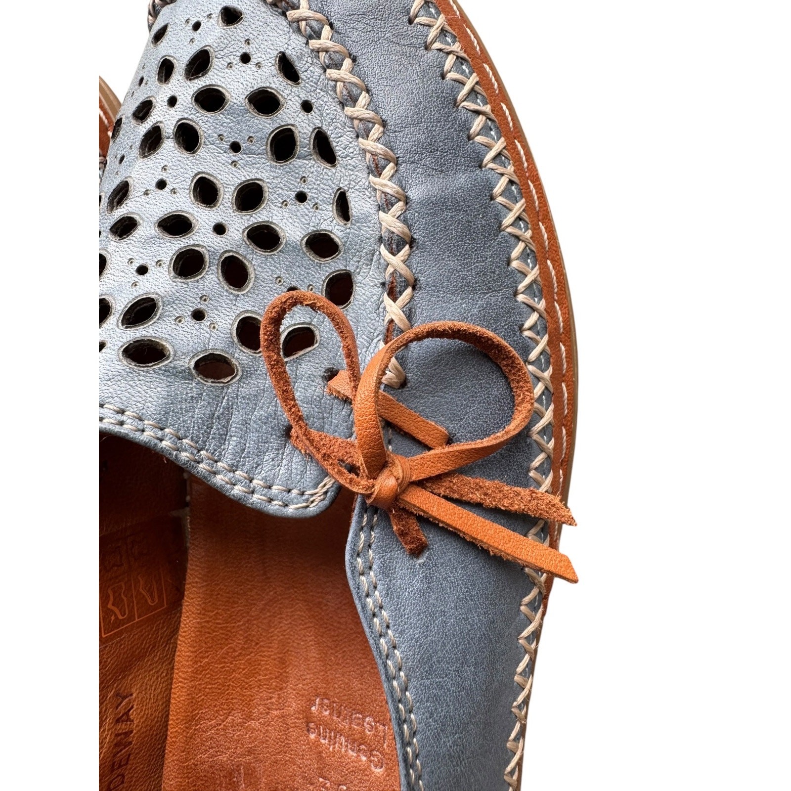 Spring Step Sideways Blue Leather Laser Cut Loafers Flats Women’s Size 8