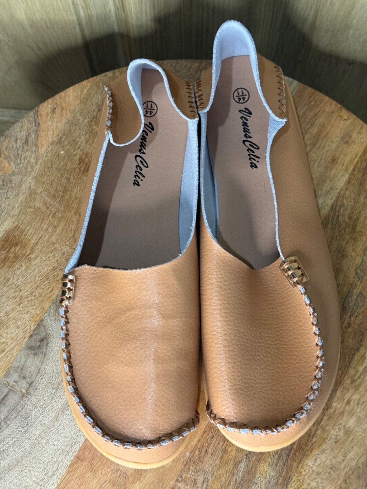 Women’s Venus Celia Size 11 Tan Comfort Walking Shoes With Rubber Soles NEW