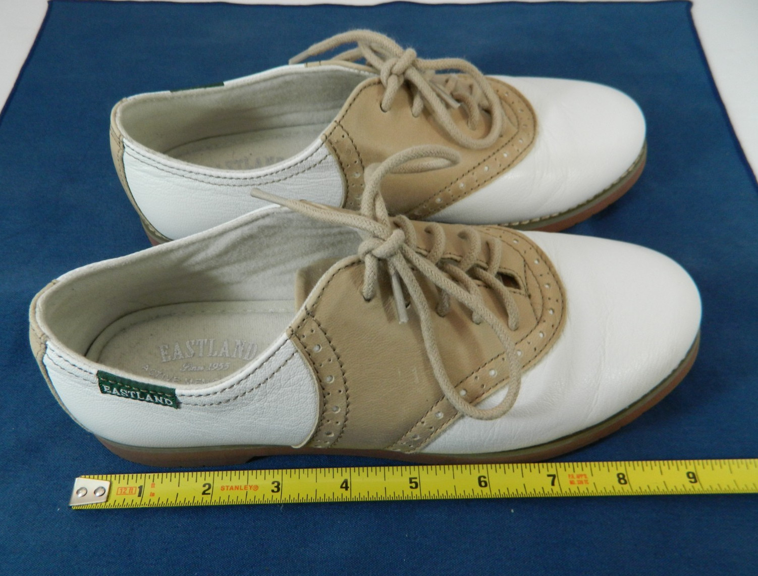 Eastland Sadie Women’s Size 6 Saddle Shoes Leather Oxford White Brown 3331