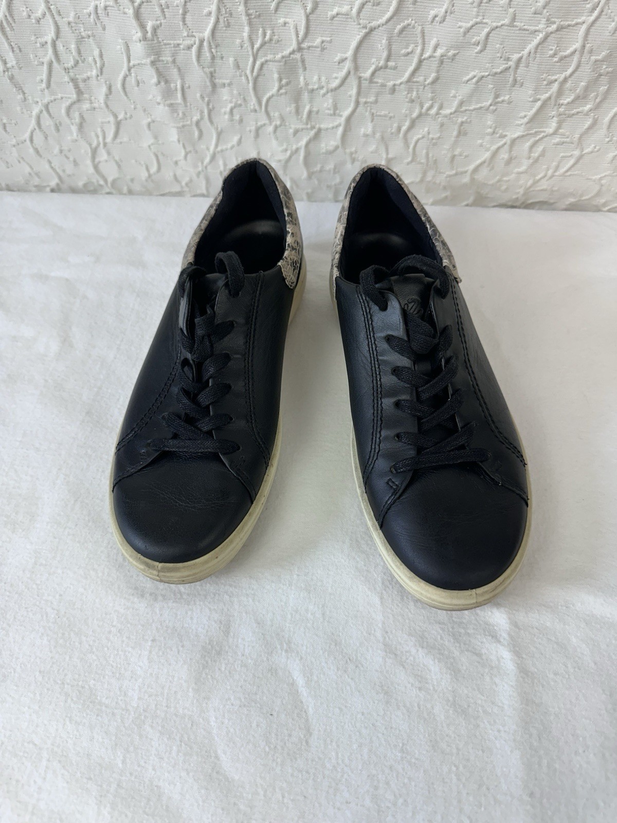 Ecco Soft Street Sneakers Black Leather Women’s Size EU 39/8-8.5 Comfy Soft
