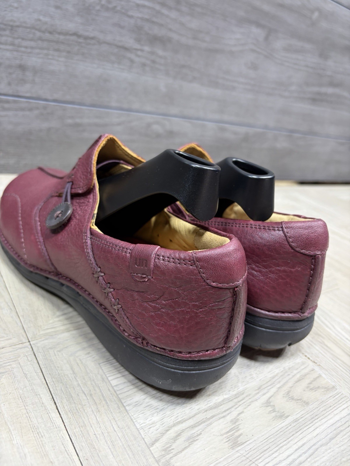 Clark’s Unstructured Un Loop Red Leather Slip On In Dress Shoe Red Women 8 M