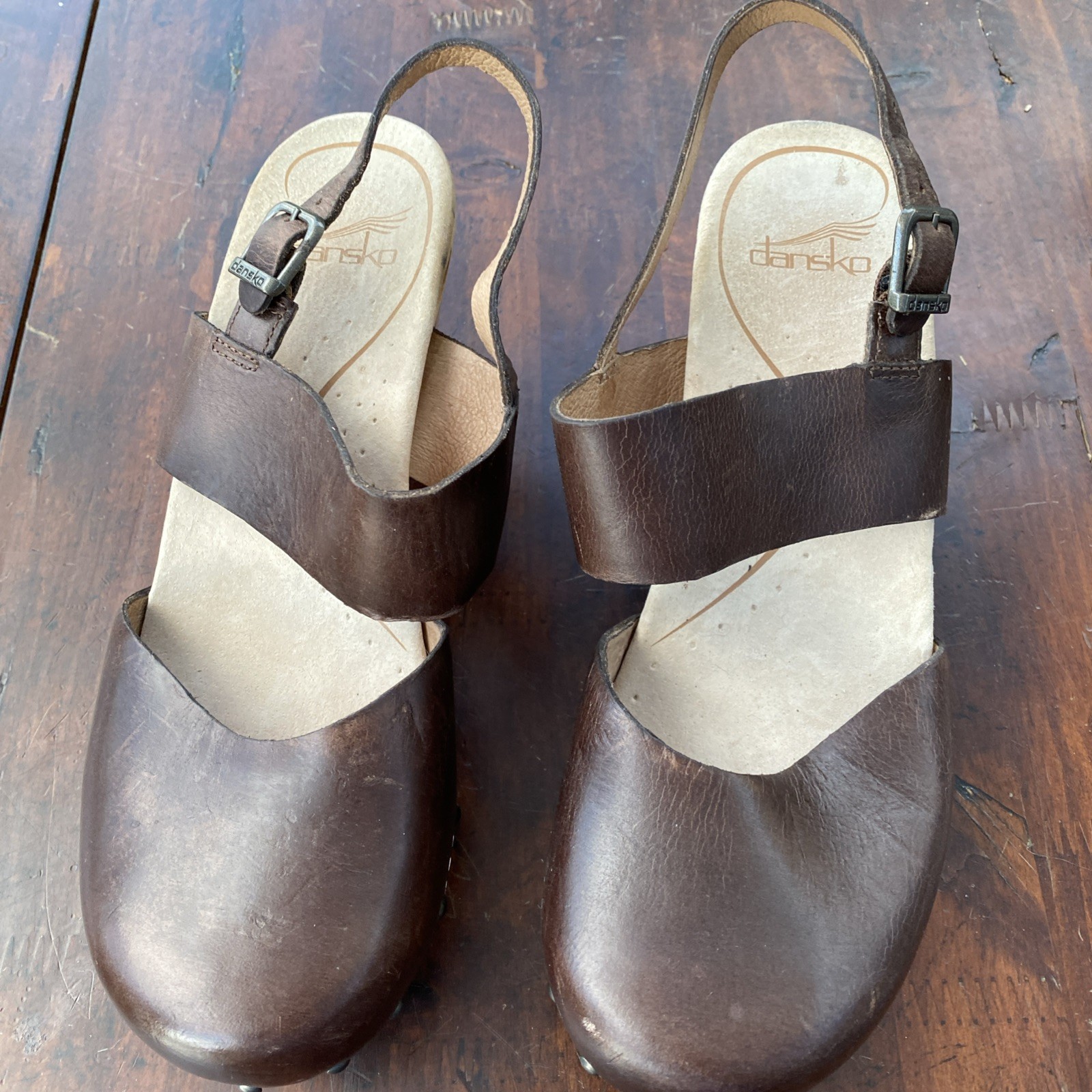 Dansko Brown Thea Slingback Leather Studded Cutout Wooden Clogs. Size 8 (38)