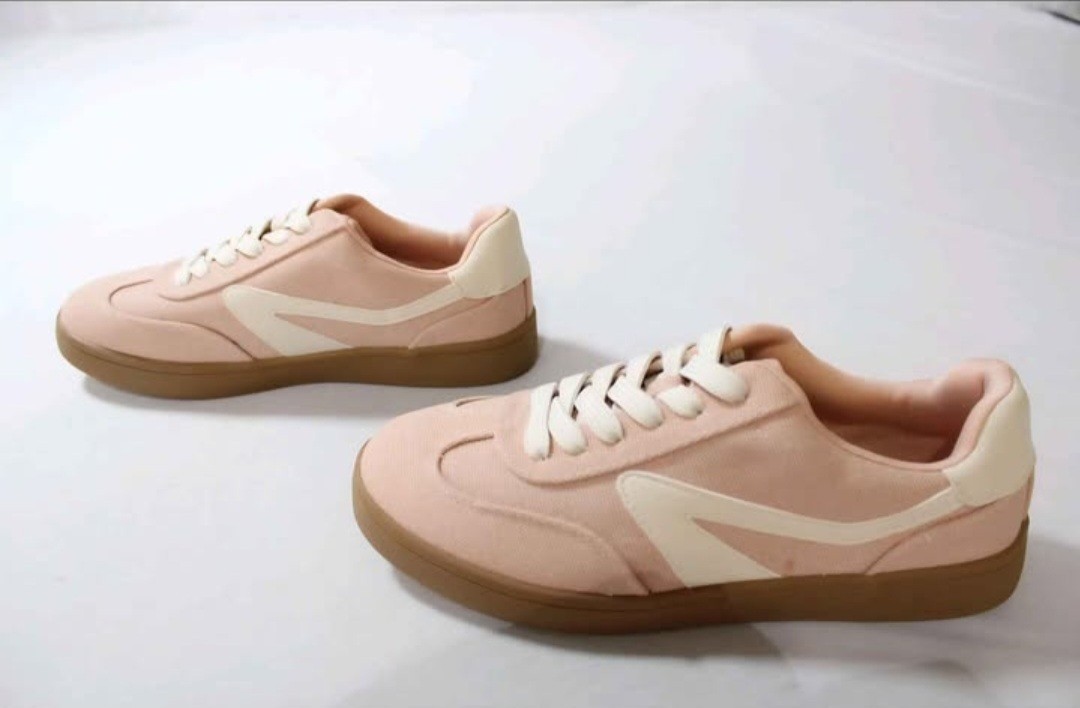 DV By Dolce Vita Women’s Memory Foam Voyage Sneakers Dusty Rose Pink Size 6.5
