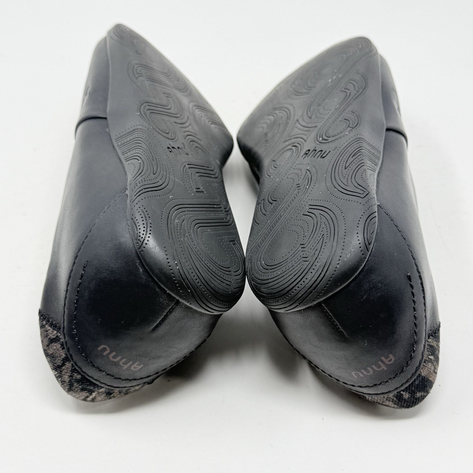 Ahnu Tola Slip On Shoes Womens 9.5 Black Leather Casual Comfort Walking Office