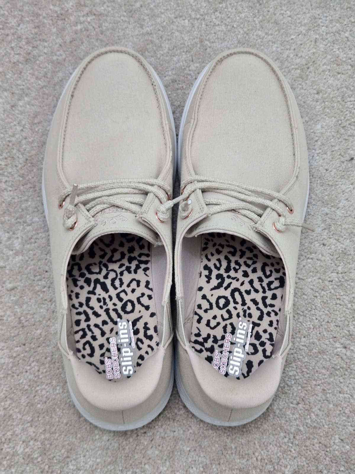 skechers slip ins womens 11 light tan beige BOBS hands free cougar print insoles