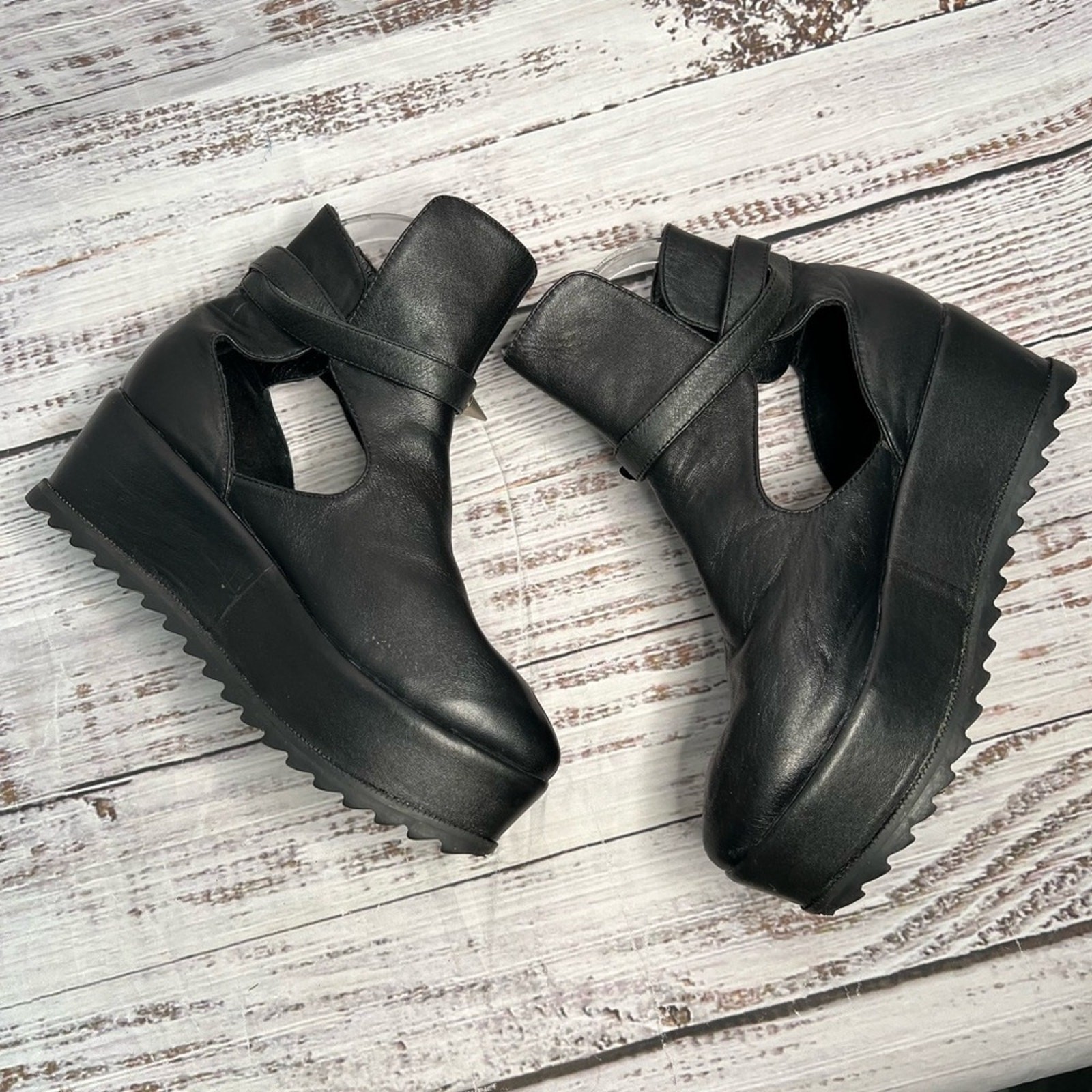 Unif Womens 5 Black Platform Studded Spike Shoes Cut Out 100% Leather Goth Punk