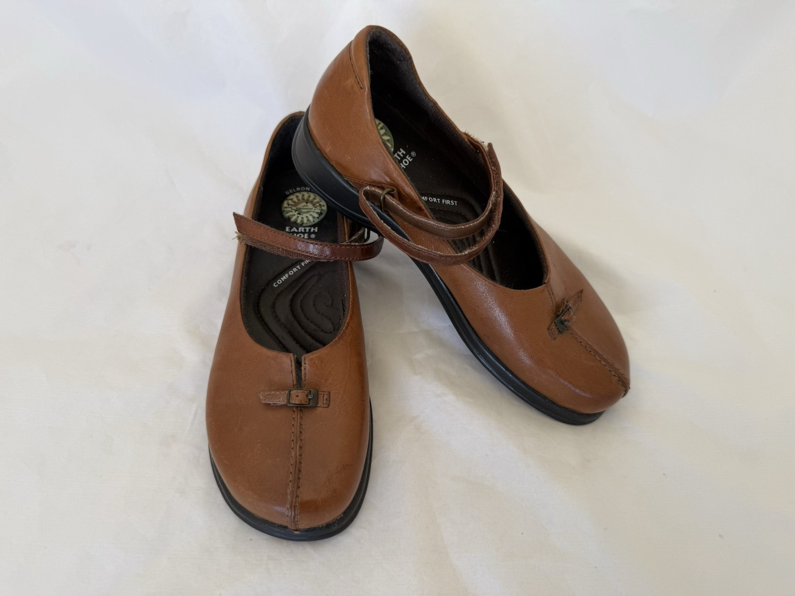 Earth Shoe Vivian Mary Janes Size 6.5 Saddle Tan Leather Uppers Hook & Loop