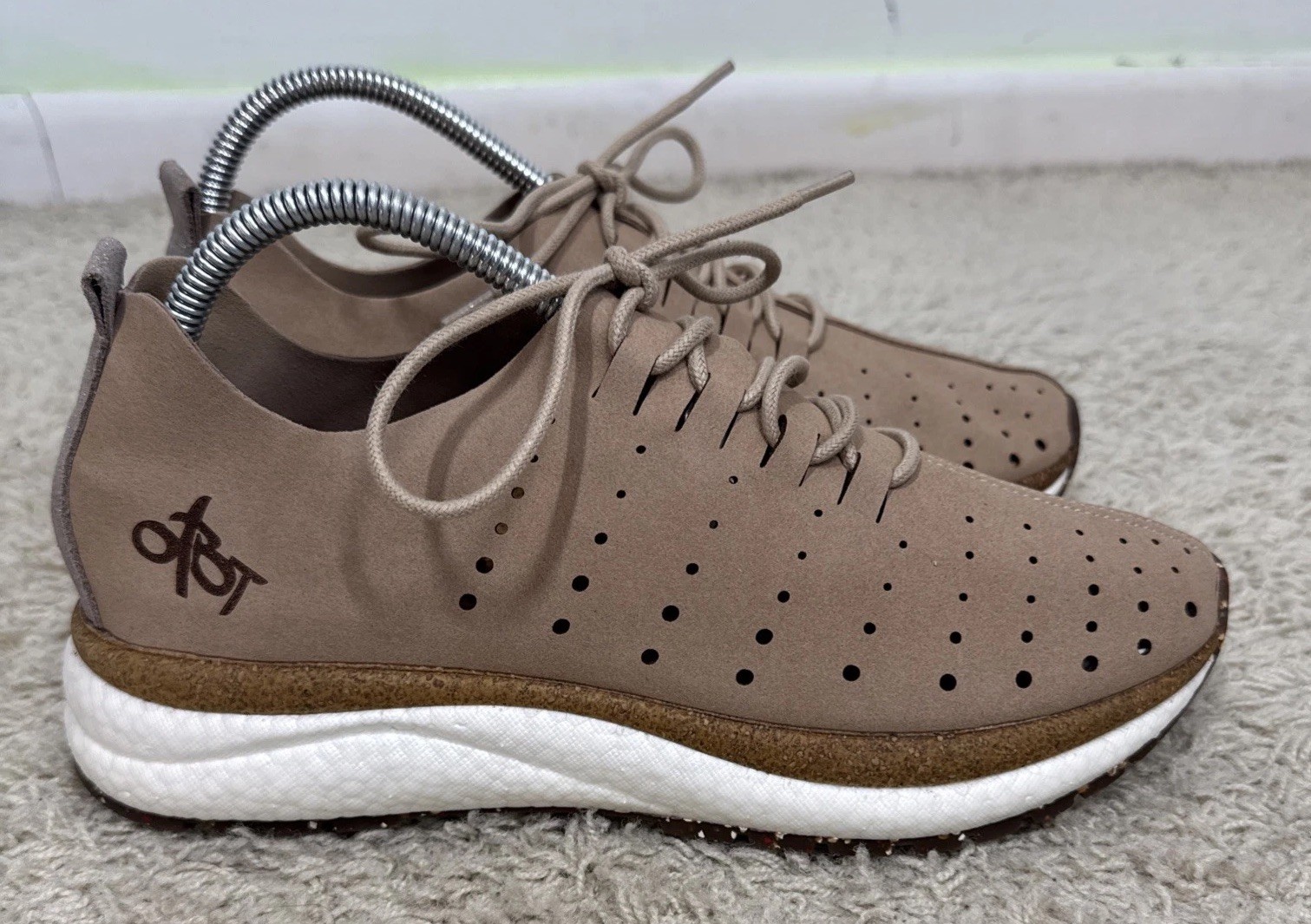 OTBT Women’s Beige Size 9M Lace Up Sneakers Travel Comfort Shoes Cork Footbed