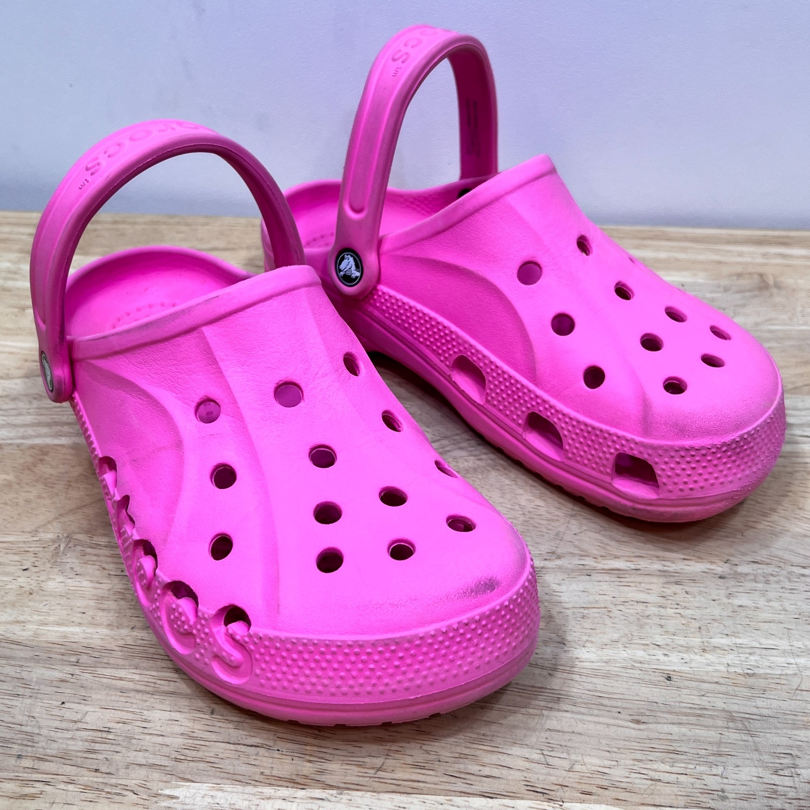Crocs Baya Clog Neon Pink Sandals Shoes Womens 9 Mens 7 Comfort Slip On