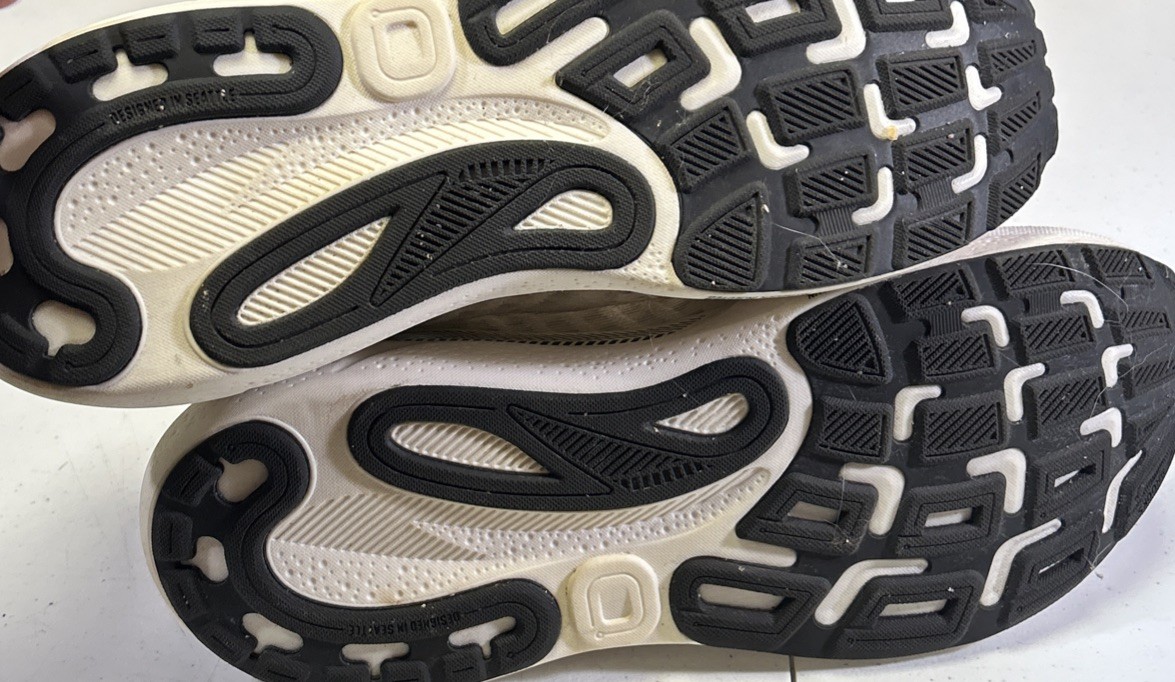 Brooks Adrenaline Gts 24 Running Shoes Sz 12.5 White Lace Up Sneakers