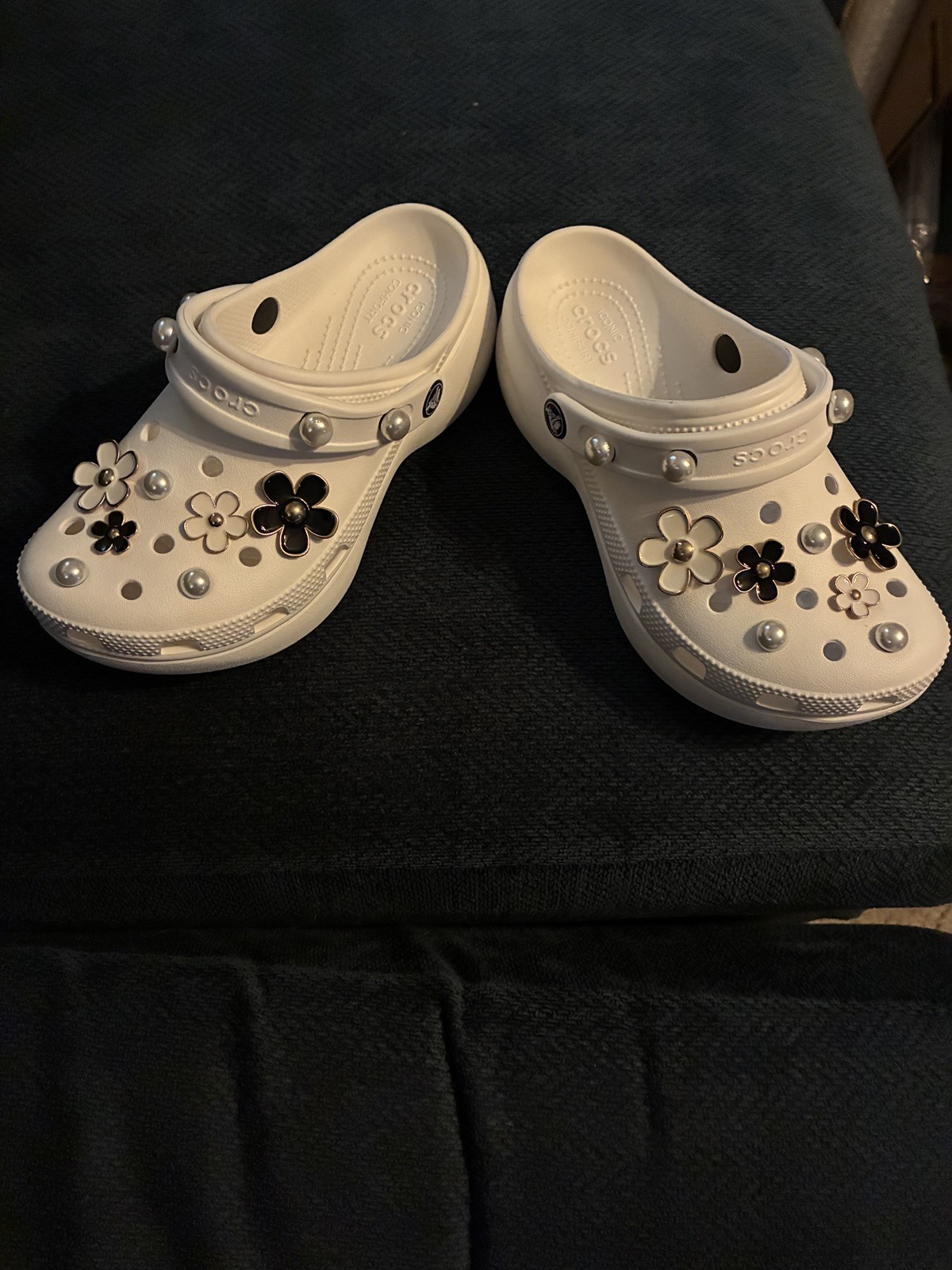 Crocs Classic Platform Clogs White Pearl W6 W/ 22 Custom Pearl Daisy Jibbitz