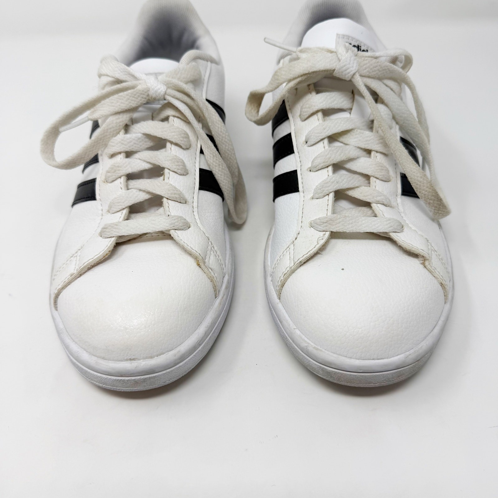 Adidas Womens 7.5 White Black Grand Court Shoes Sneakers Lace Up Casual Comfort