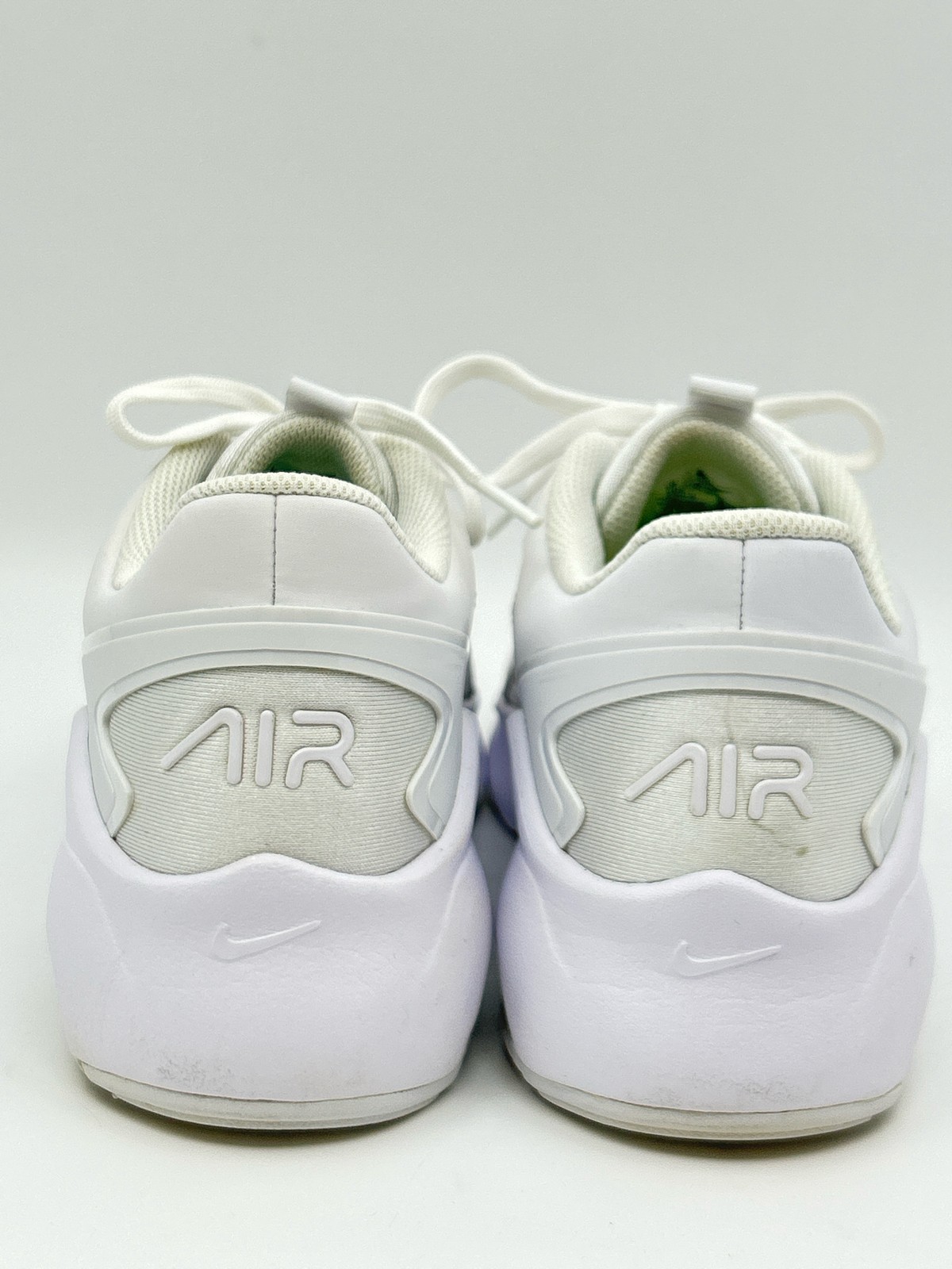 Nike Airmax Bolt Triple White Running Sneakers Size 10 Cushioned Sports Women