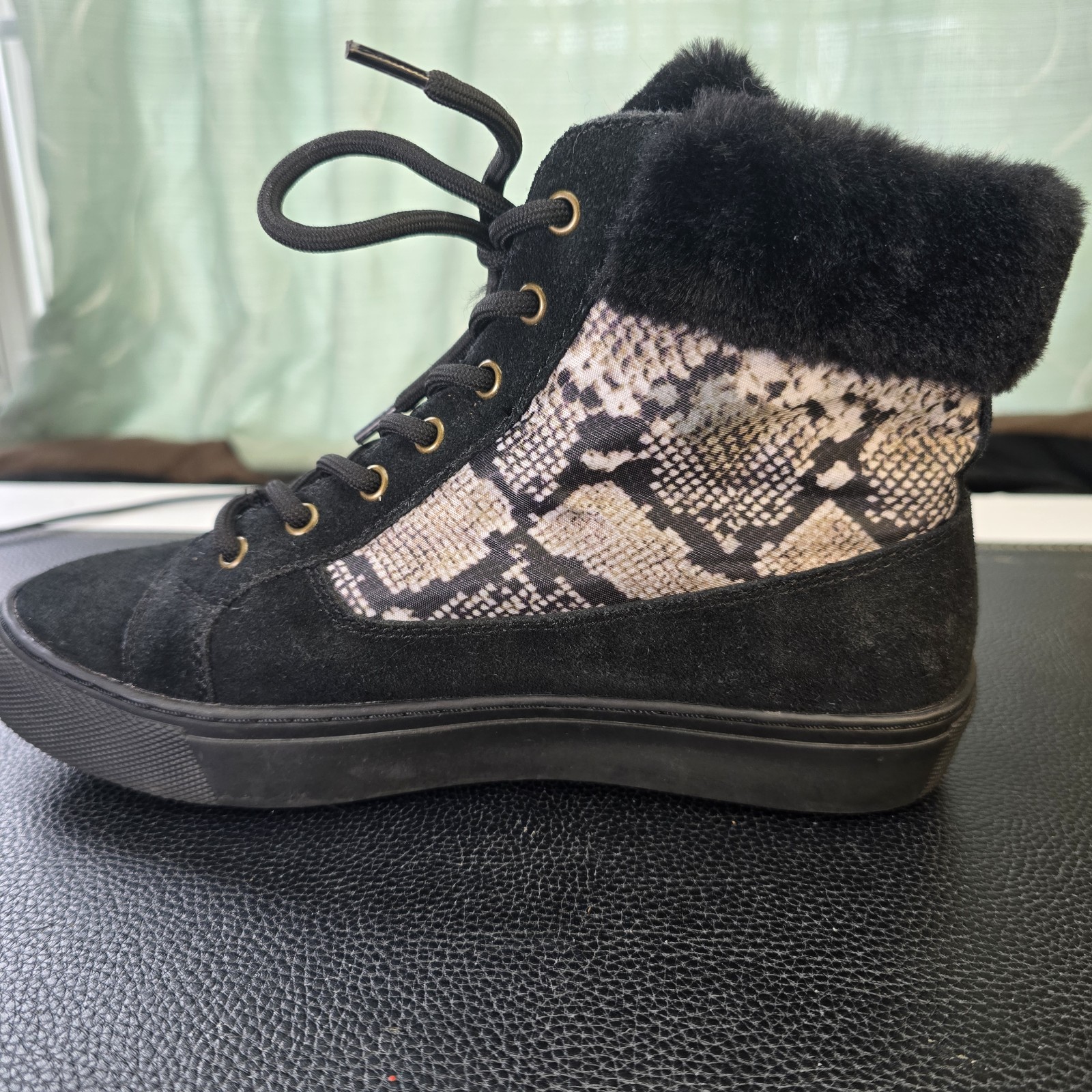 Cougar Ankle Boots Suede & Leather Waterproof Dubliner Booties Womens Size 6