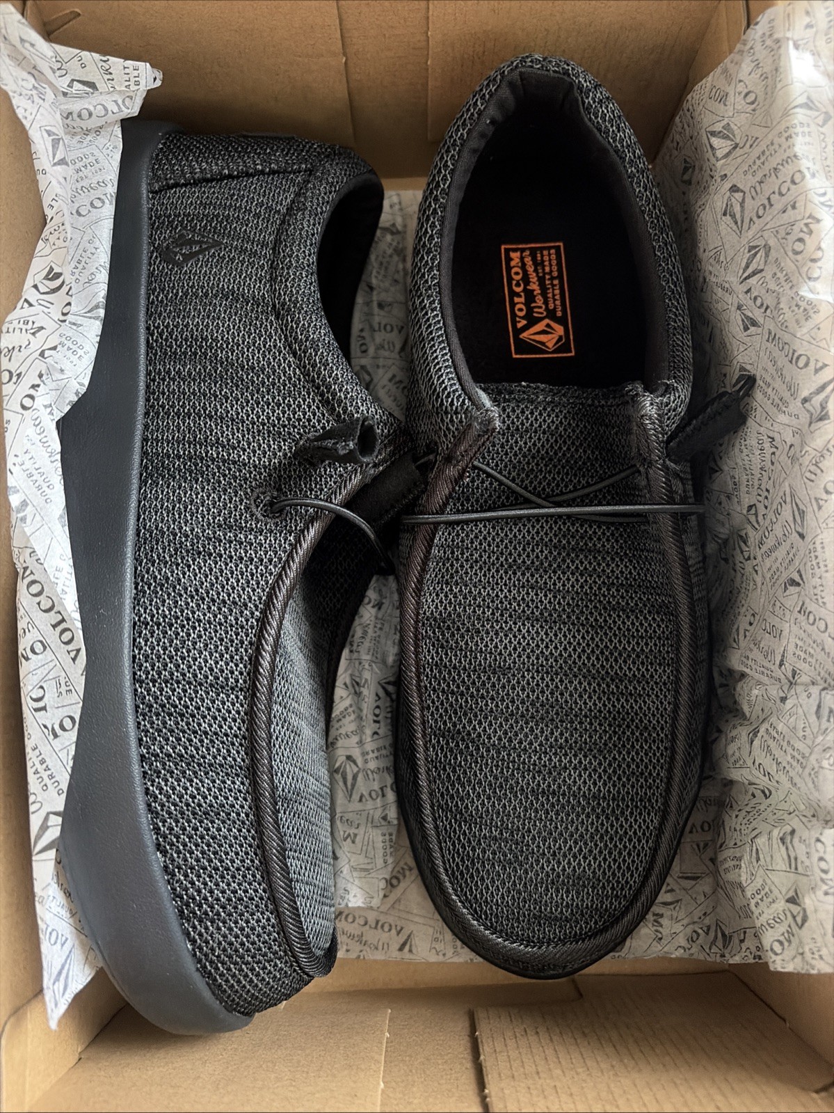 Volcom Chill Women’s Safety Shoe – Yo Man Style – Roomy Comp T Black – 11 Wide