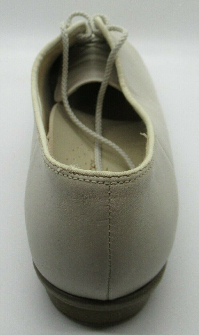 SOFTSPOTS WOMEN’S CASPER BONE BEIGE LEATHER OXFORD LACE-UP SHOES SIZE: 10/N