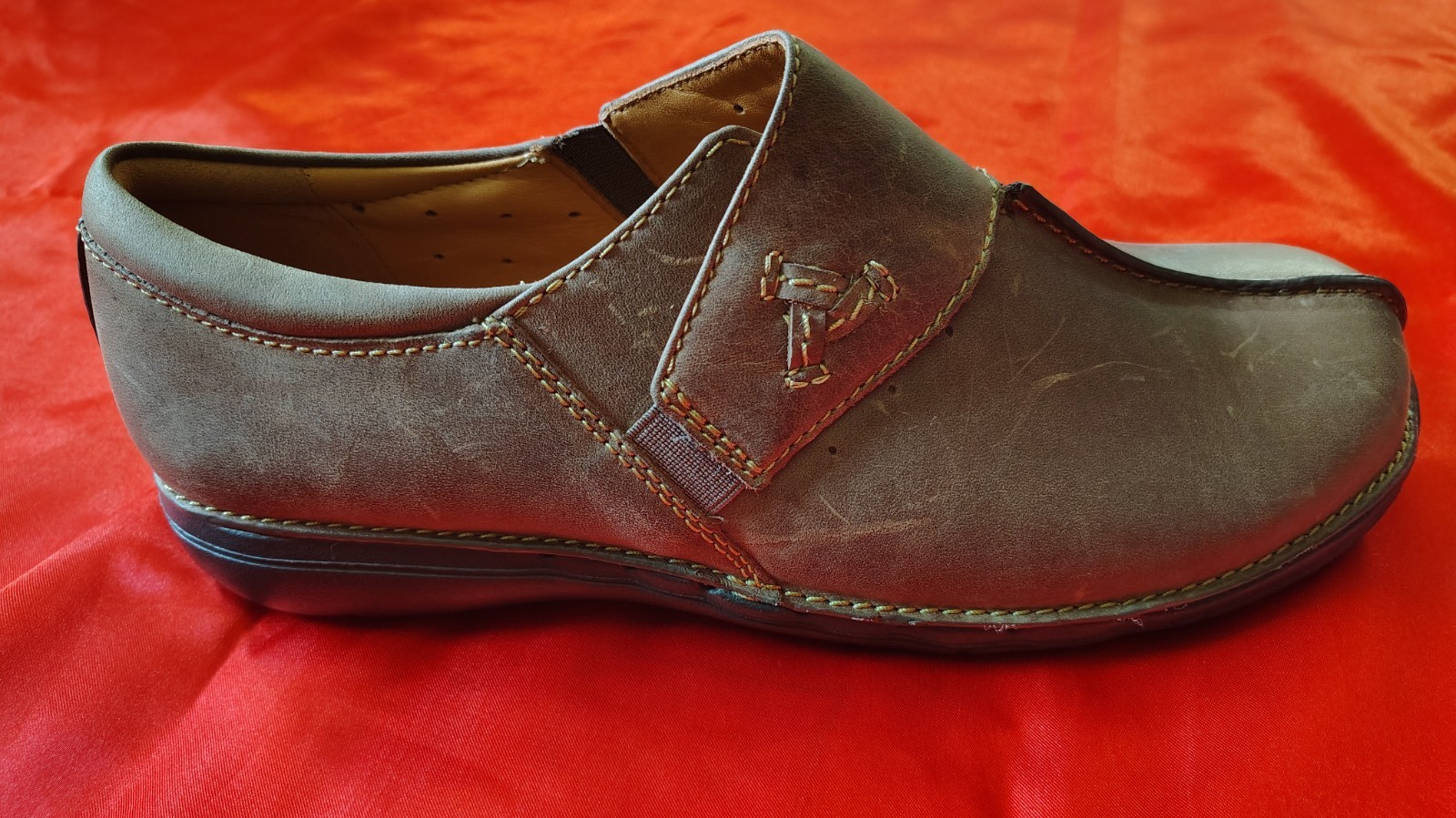 Clarks Un Loop Ave Women’s Loafer Taupe Leather Shoes, US 9.5-10.5, UK, AU 7-8