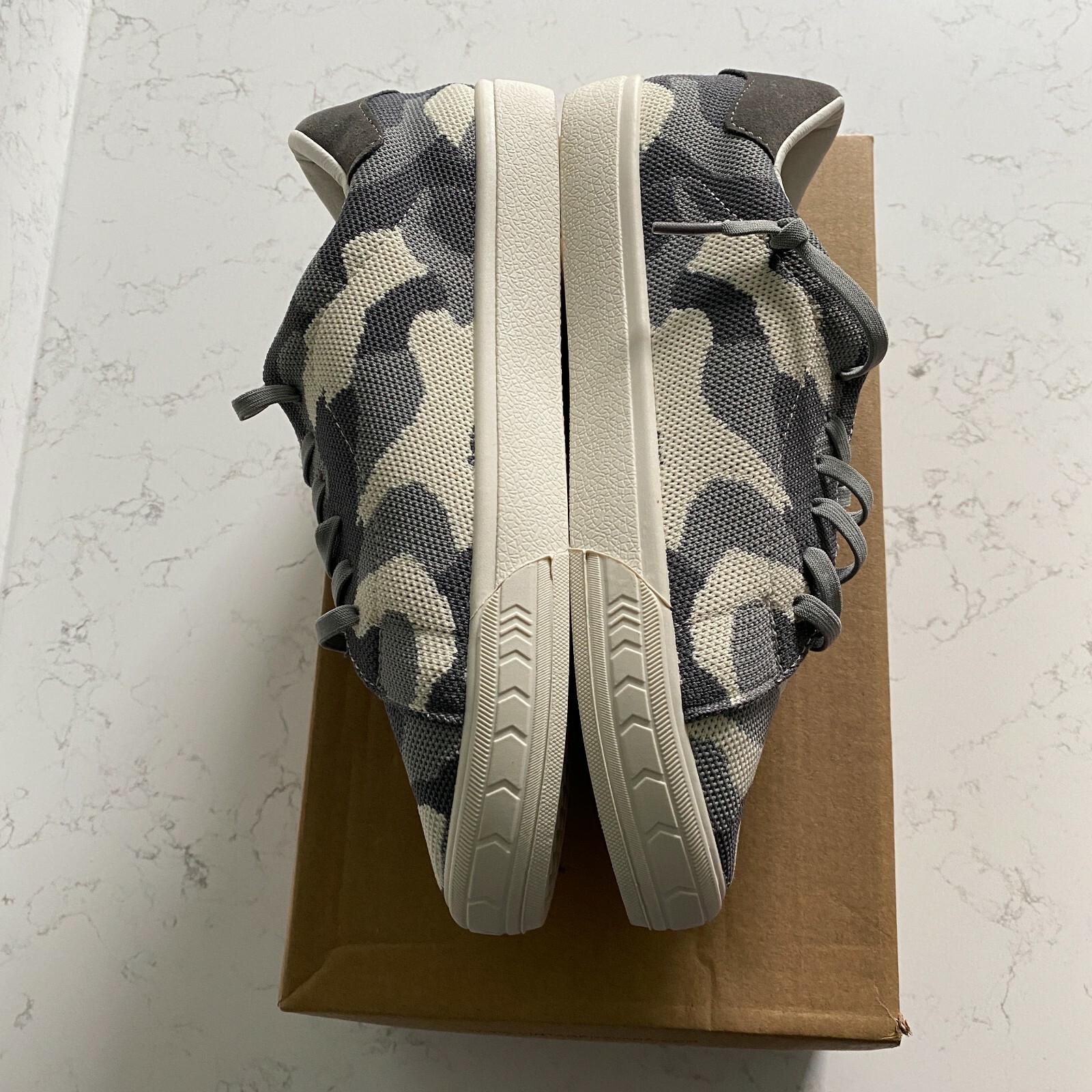 Vintage Havana Fly Pattern Unique Low Top Sneakers Size 8 Fall
