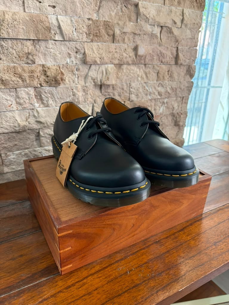 DR. MARTENS Women’s 1461 SMOOTH LEATHER OXFORD Shoes / Boots SIZE 8 Black NWOB