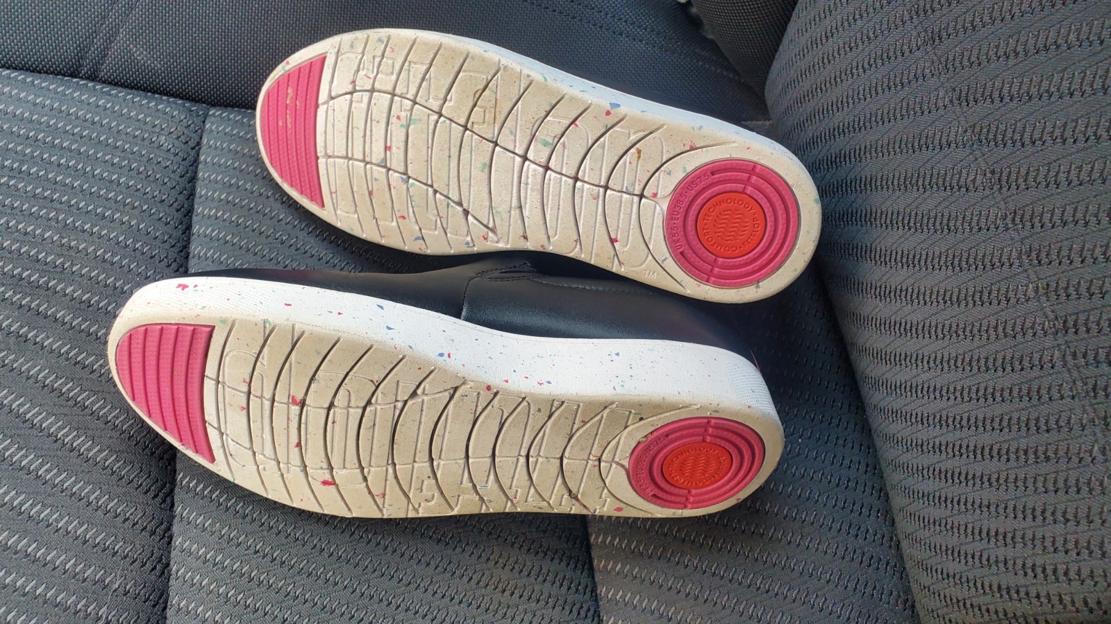 FITFLOP BLACK & PINK RALLY LEATHER COLOR SPECKLE SOLE SLIP ON SNEAKERS 7.5 EUC