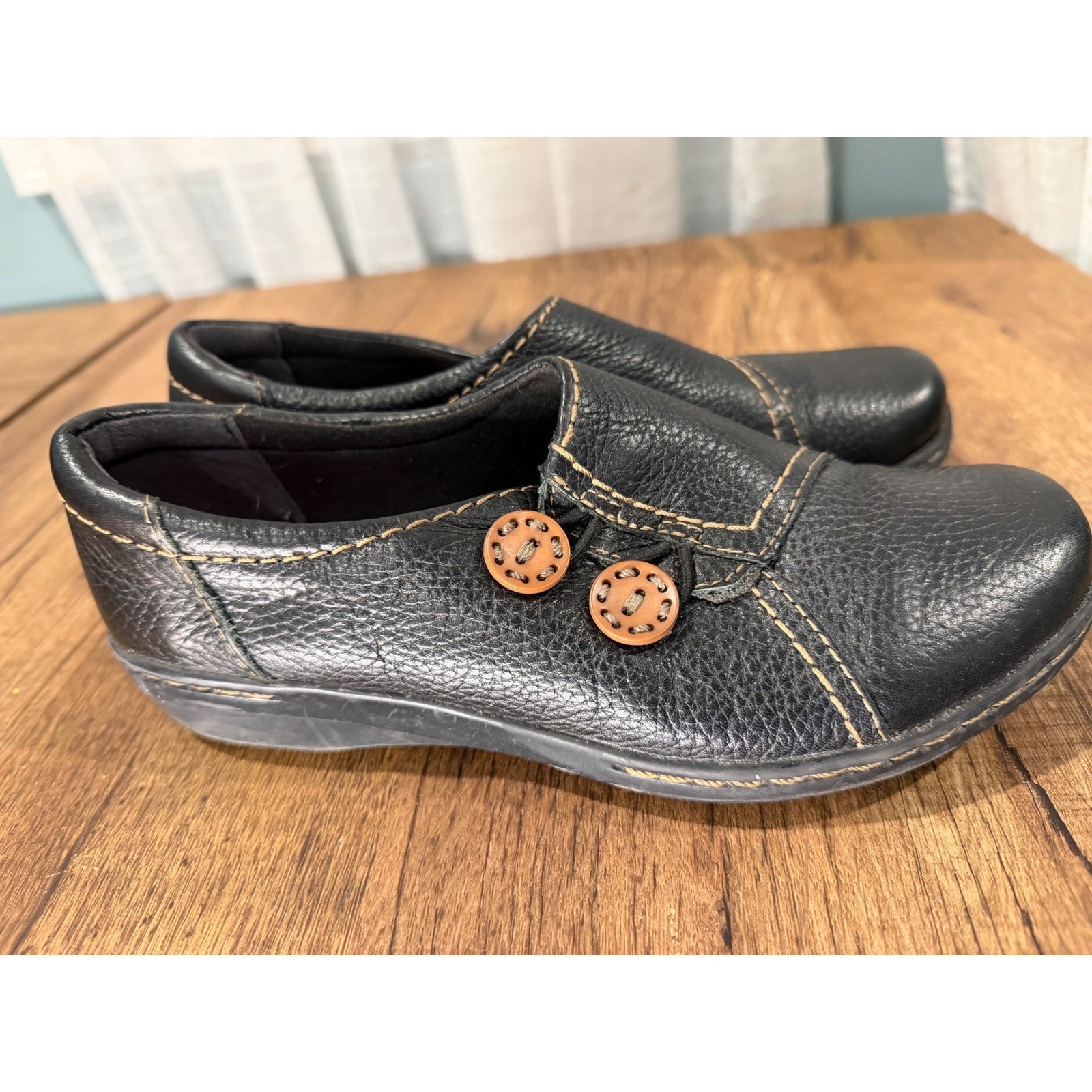 Clarks Collection Women Black Leather Button Slip On Shoes Comfort Size 6.5
