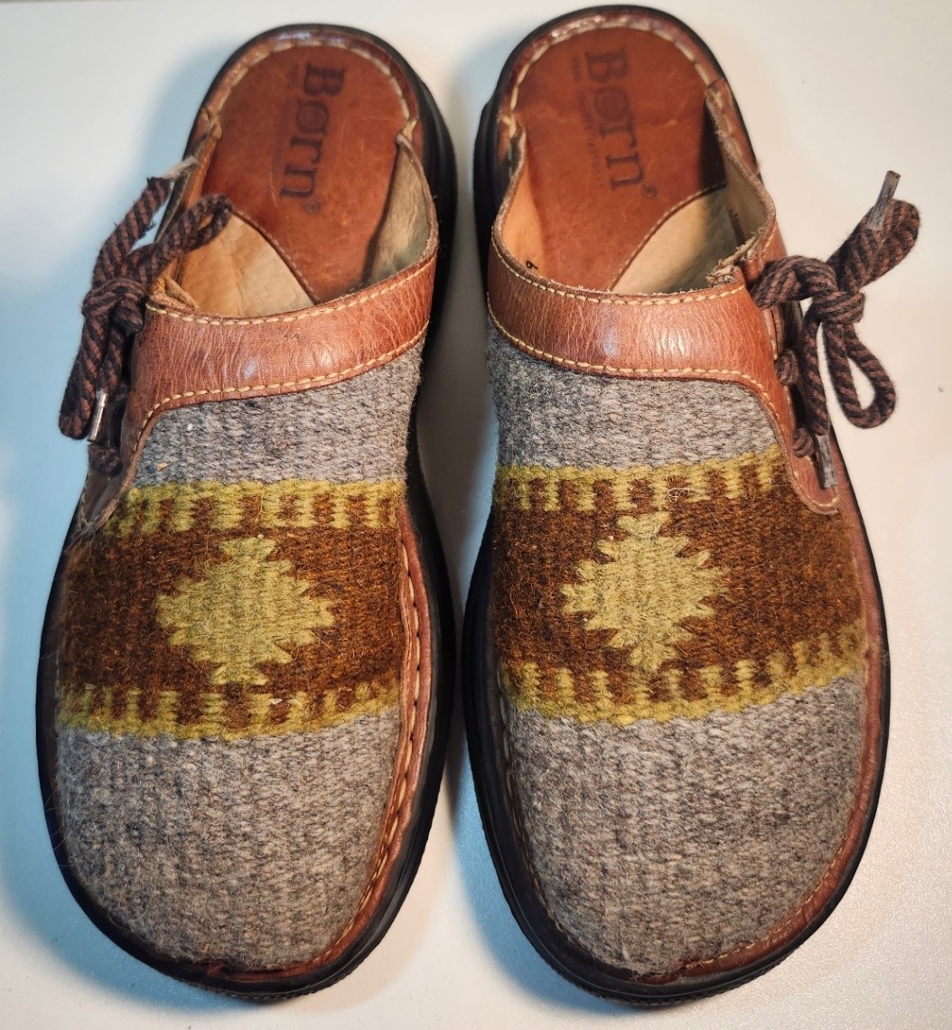 Born Womens Mule Clogs Slip On Comfort Shoes Wool Southwestern Size 8