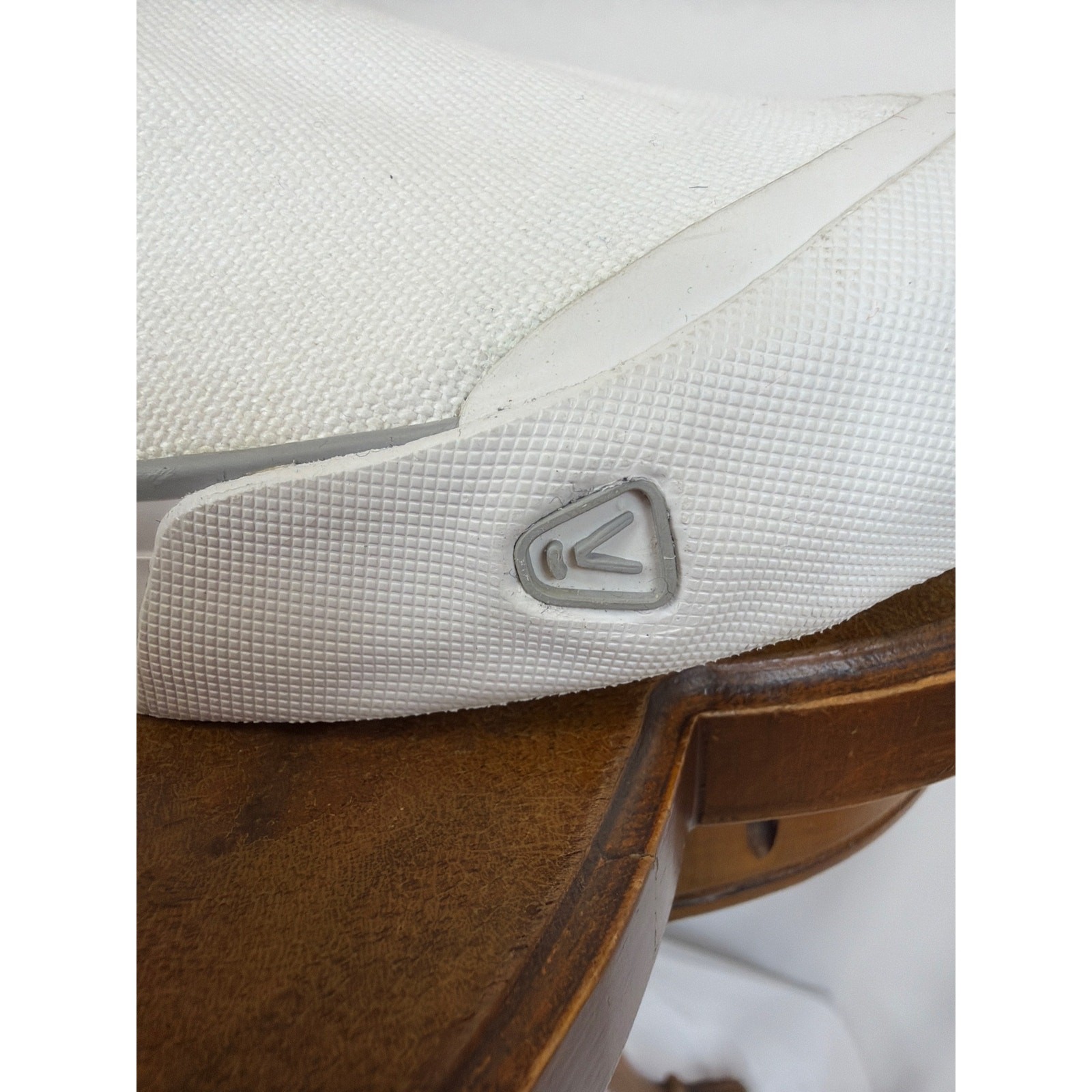 Keen White Canvas Slip On Shoes Rubber Toe Cap Round Toe Size 10 Made in Mexico