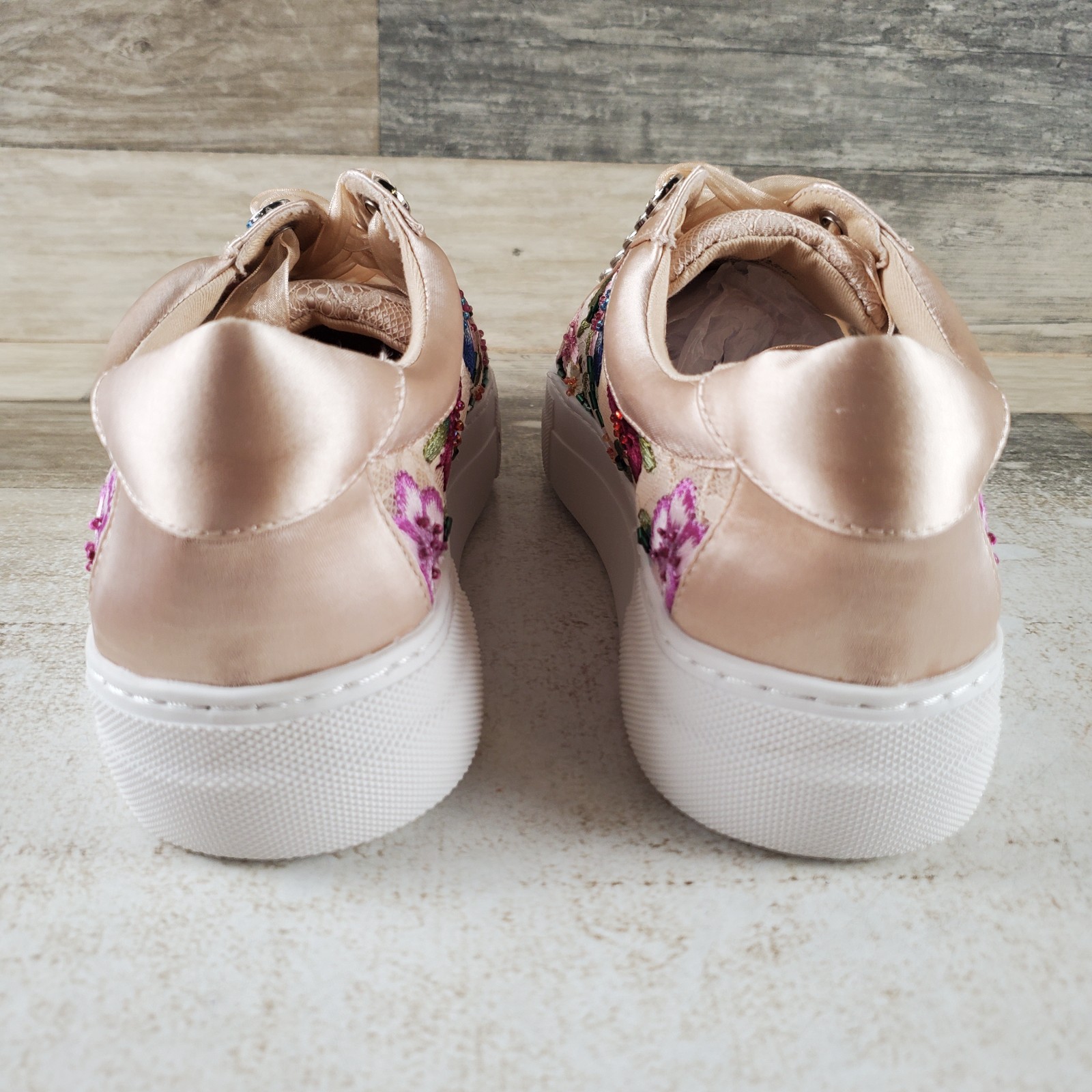 Betsey Johnson Jayla Womens Shoes Sz 7 M Blush Multi Floral Embroidery Sneakers