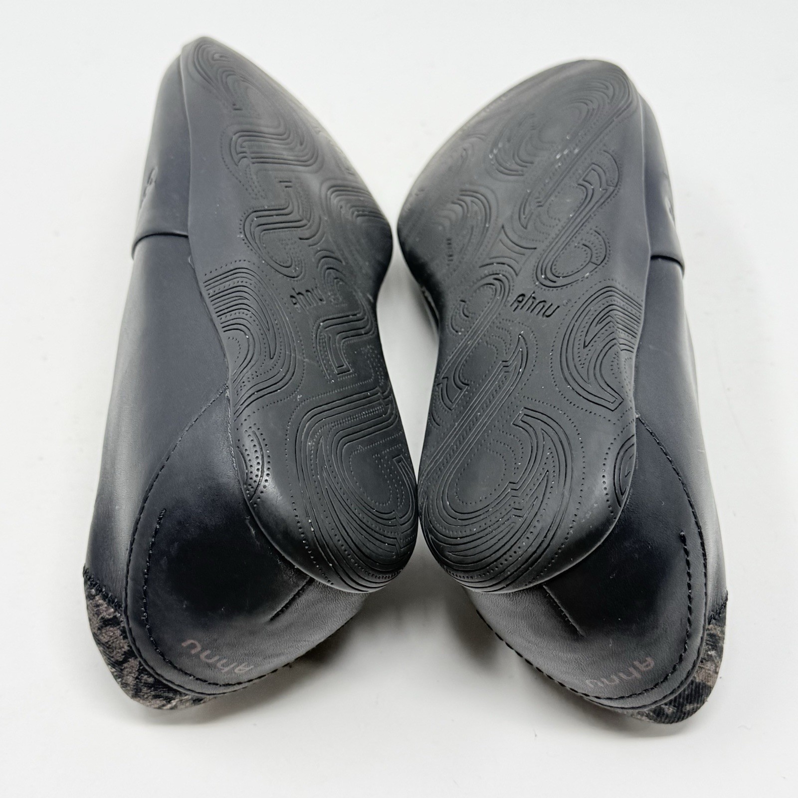 Ahnu Tola Slip On Shoes Womens 9.5 Black Leather Casual Comfort Walking Office